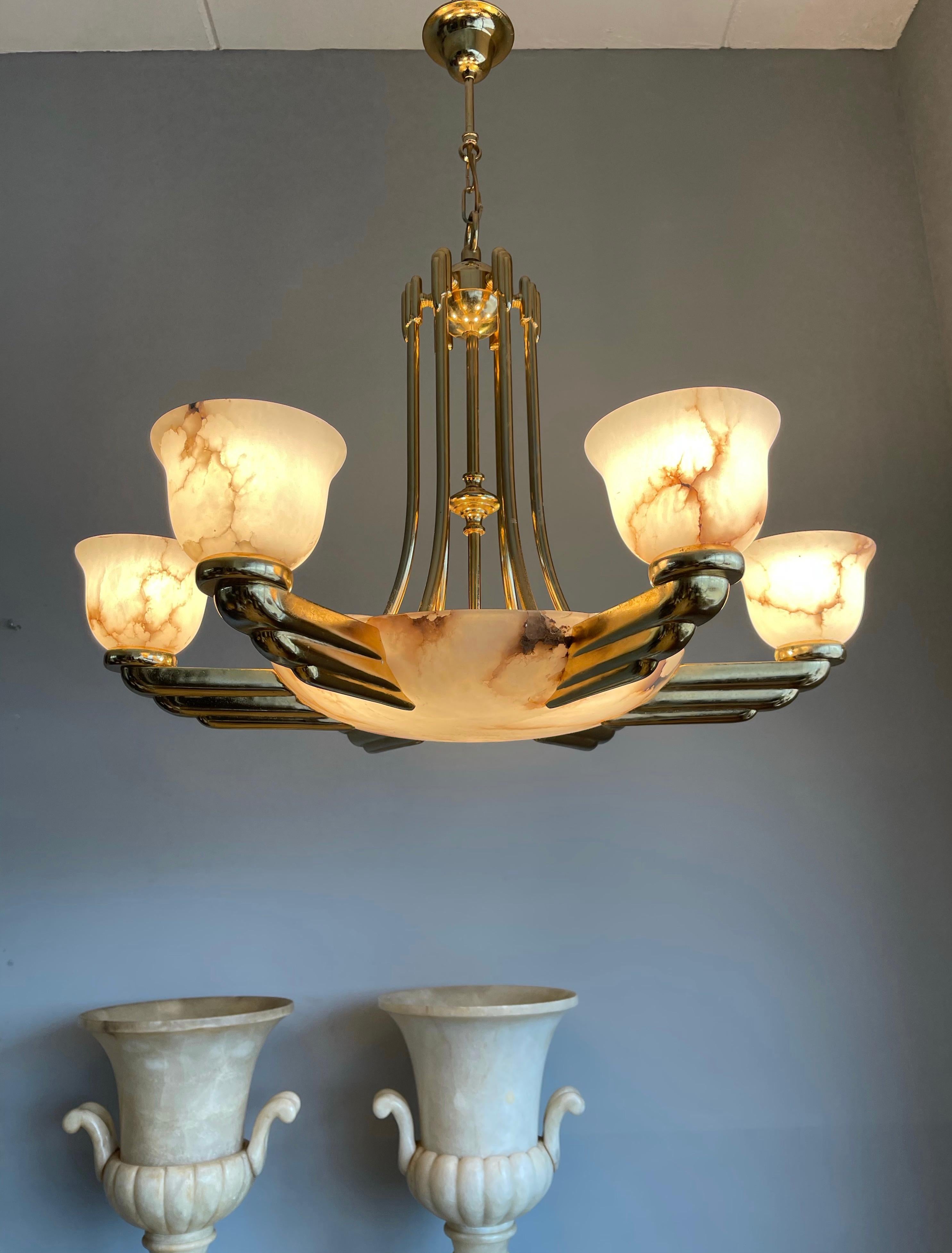 Magnifique et grand lustre / lampe à suspension de style Art déco en albâtre et bronze en vente 8