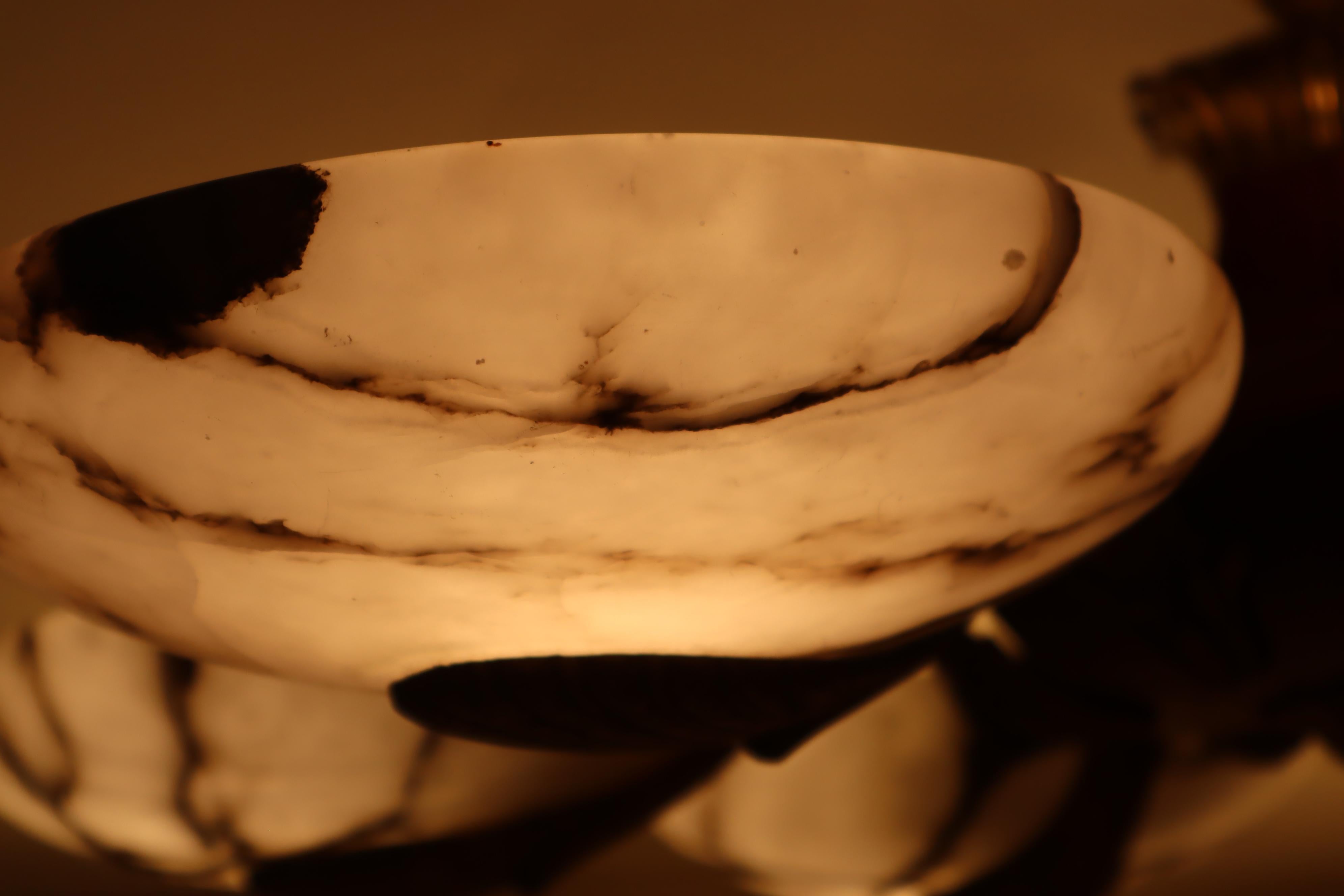 Meraviglioso lampadario a sei braccia in alabastro Art Nouveau, Francia anni '20 in vendita 7