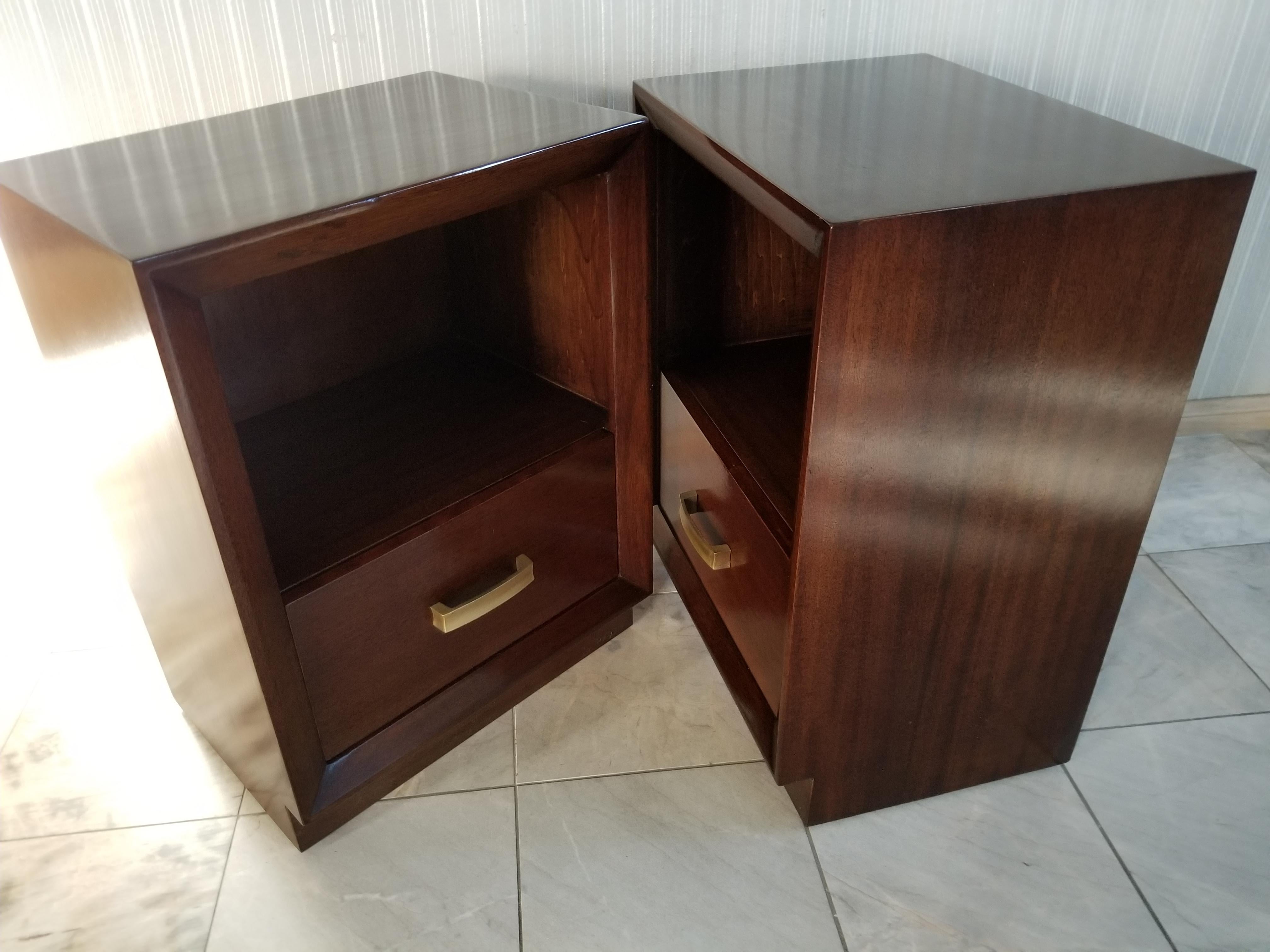 Mid-20th Century Marvelous Mahogany with Brass Nightstands End Tables, John Stuart Michigan 1950s