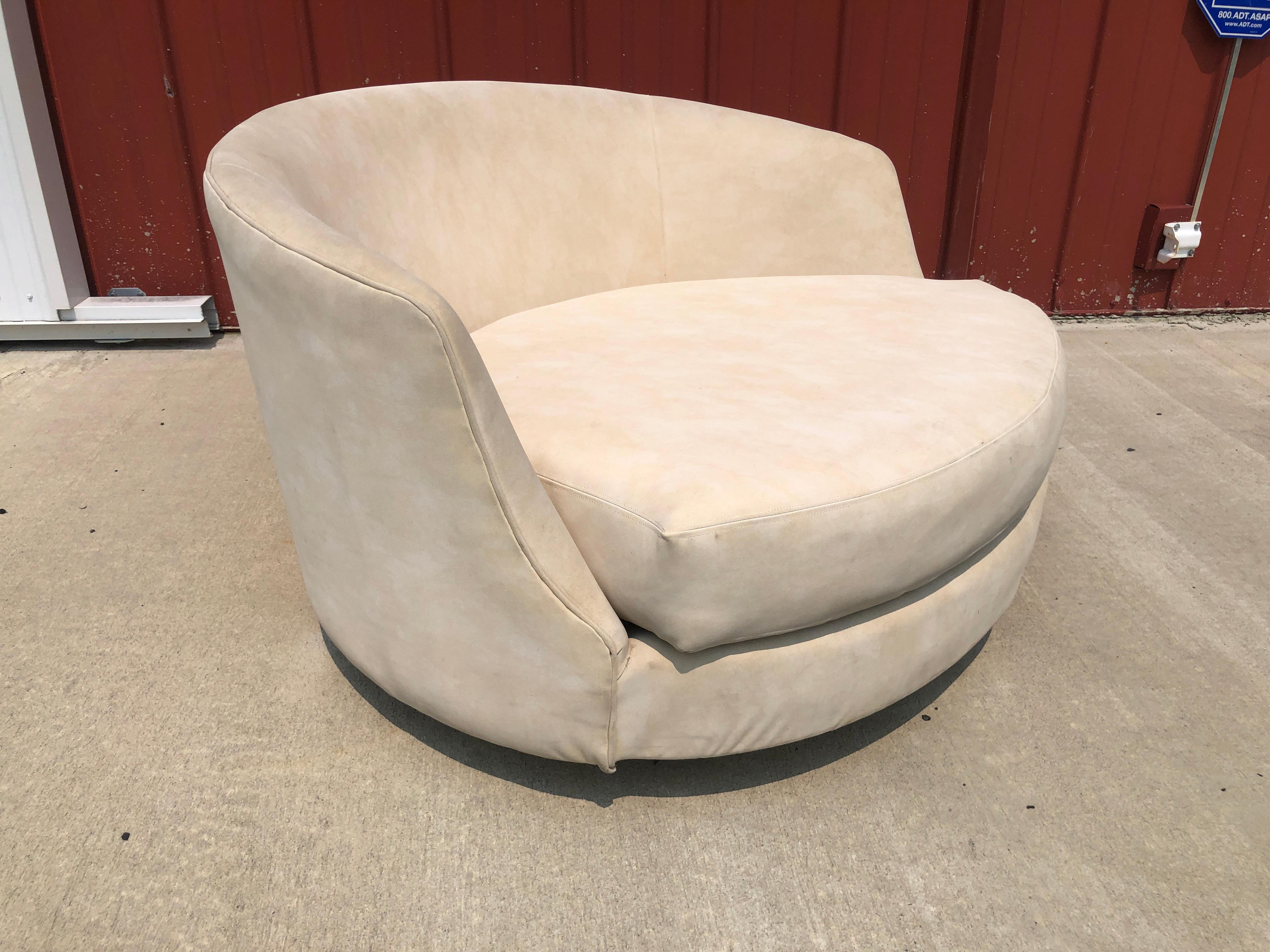 Marvelous Milo Baughman Circular Swivel Lounge Chair Mid Century Modern  For Sale 8