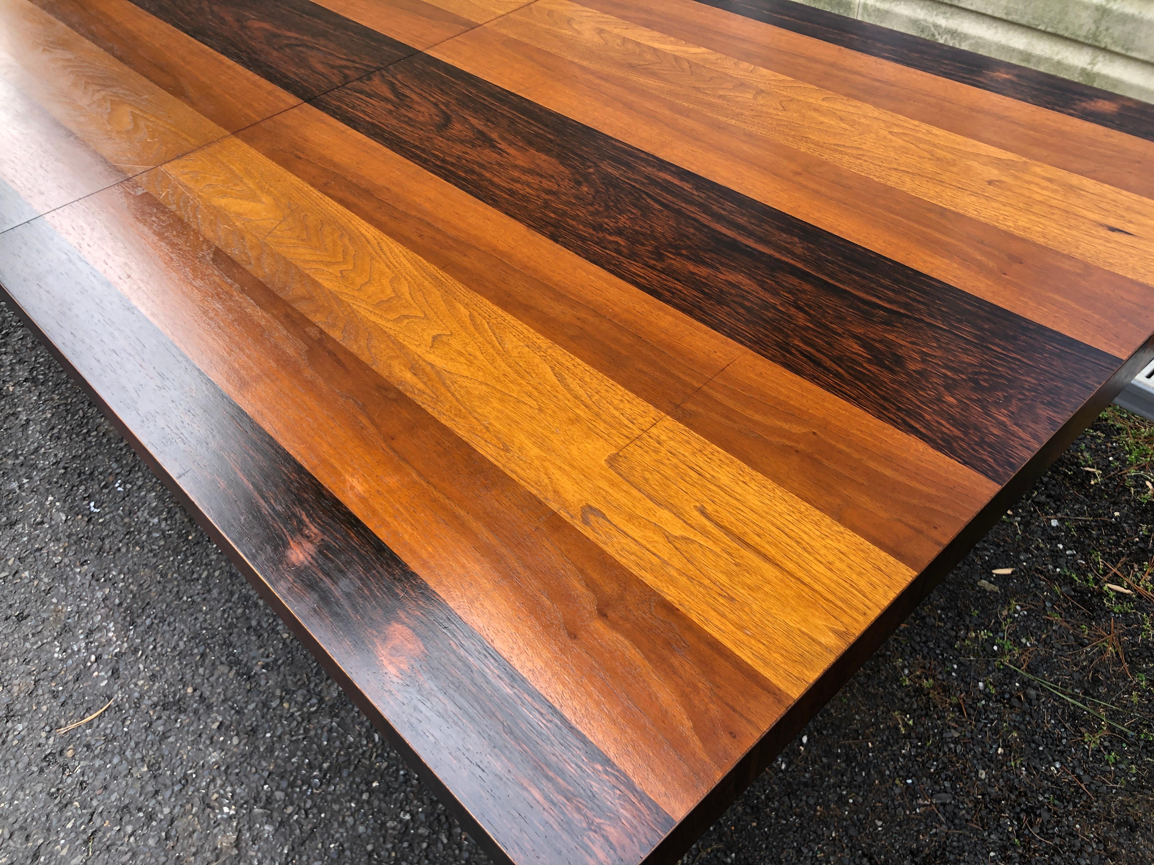 Wunderschöner Milo Baughman für Directional Multi Wood Esstisch aus der Mitte des Jahrhunderts  im Angebot 6
