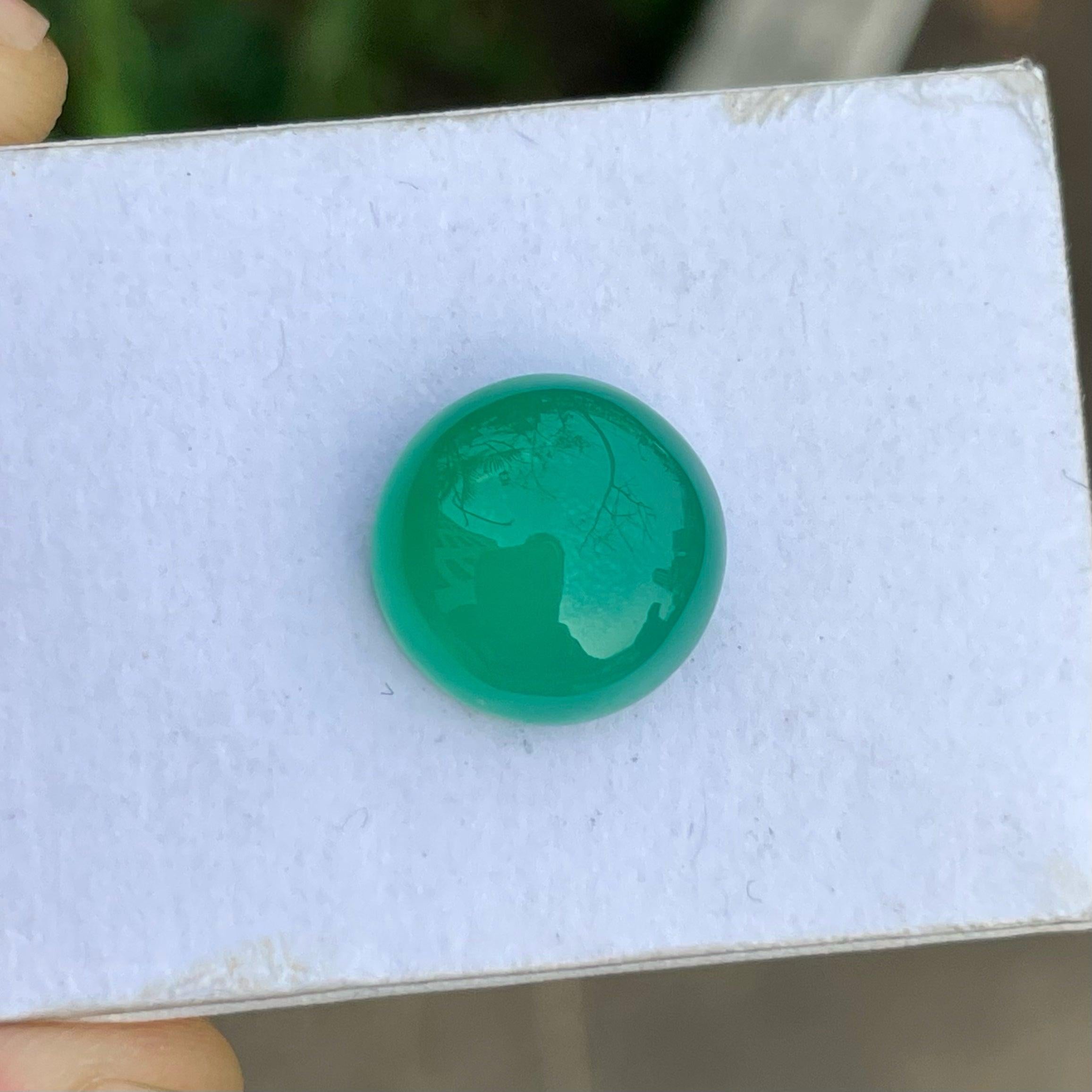 Marvelous Natural Green Agate Gemstone, available for sale at wholesale price, natural high-quality 7.15 carats flawless Transparency Translucent, certified Agate from India.

Product Information:
GEMSTONE NAME: Marvelous Natural Green Agate