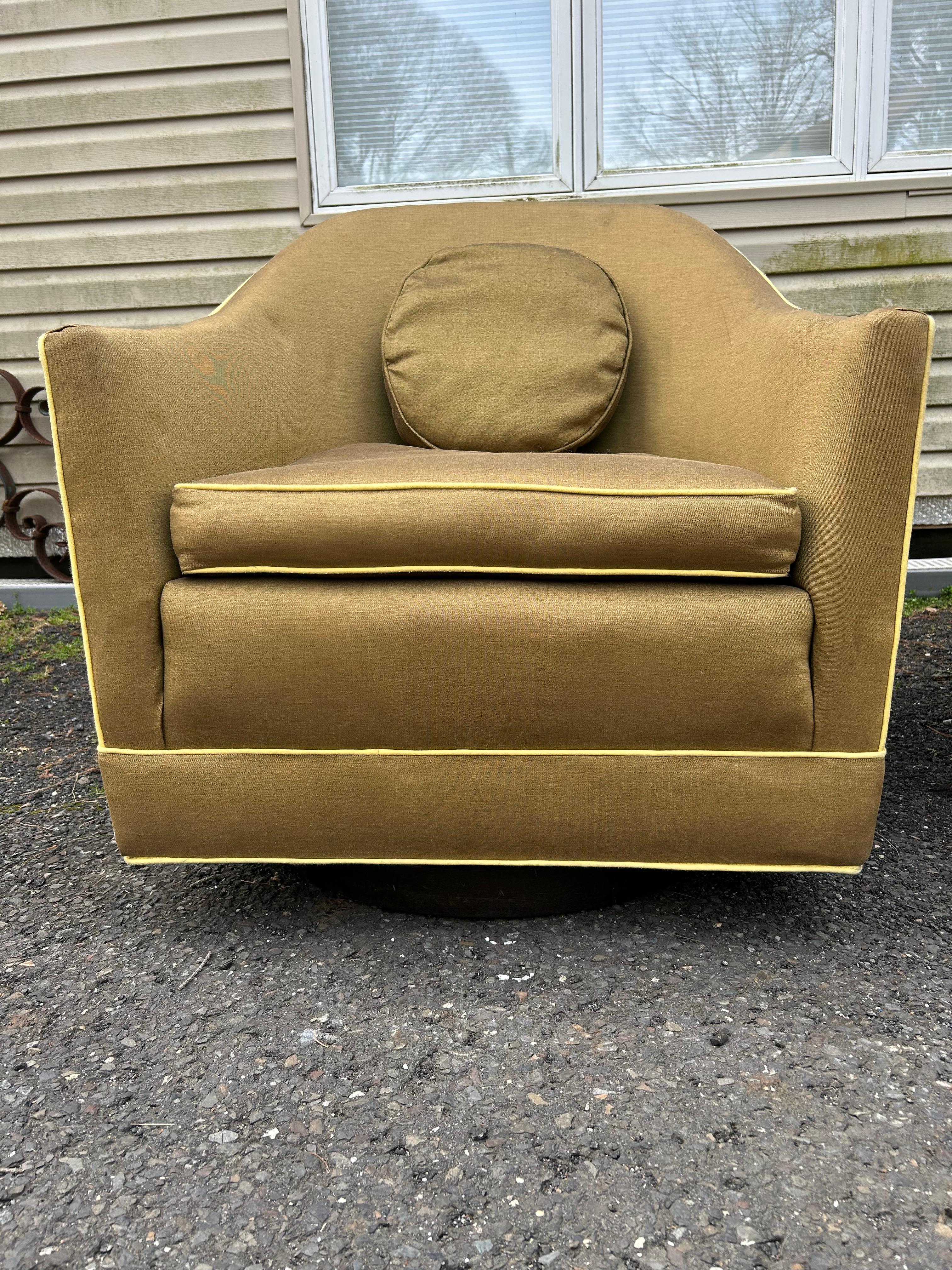 Mid-Century Modern Paire fantastique de fauteuils de salon Harvey Probber à dossier tonneau pivotant, mi-siècle moderne en vente