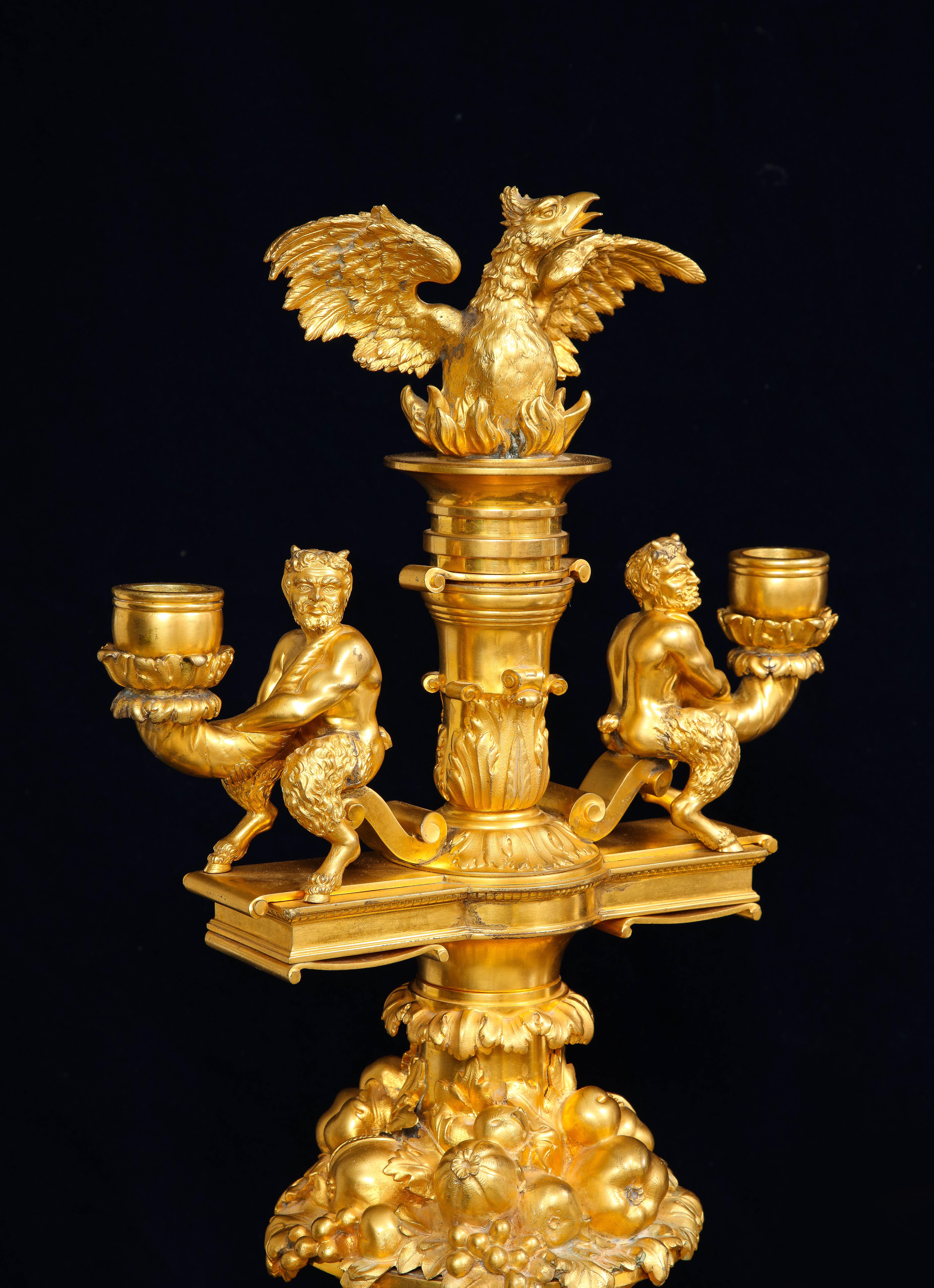 Wunderschönes Paar französischer vierarmiger Goldbronze-Kandelaber aus dem 19. Jahrhundert, signiert P. Canaux im Angebot 3