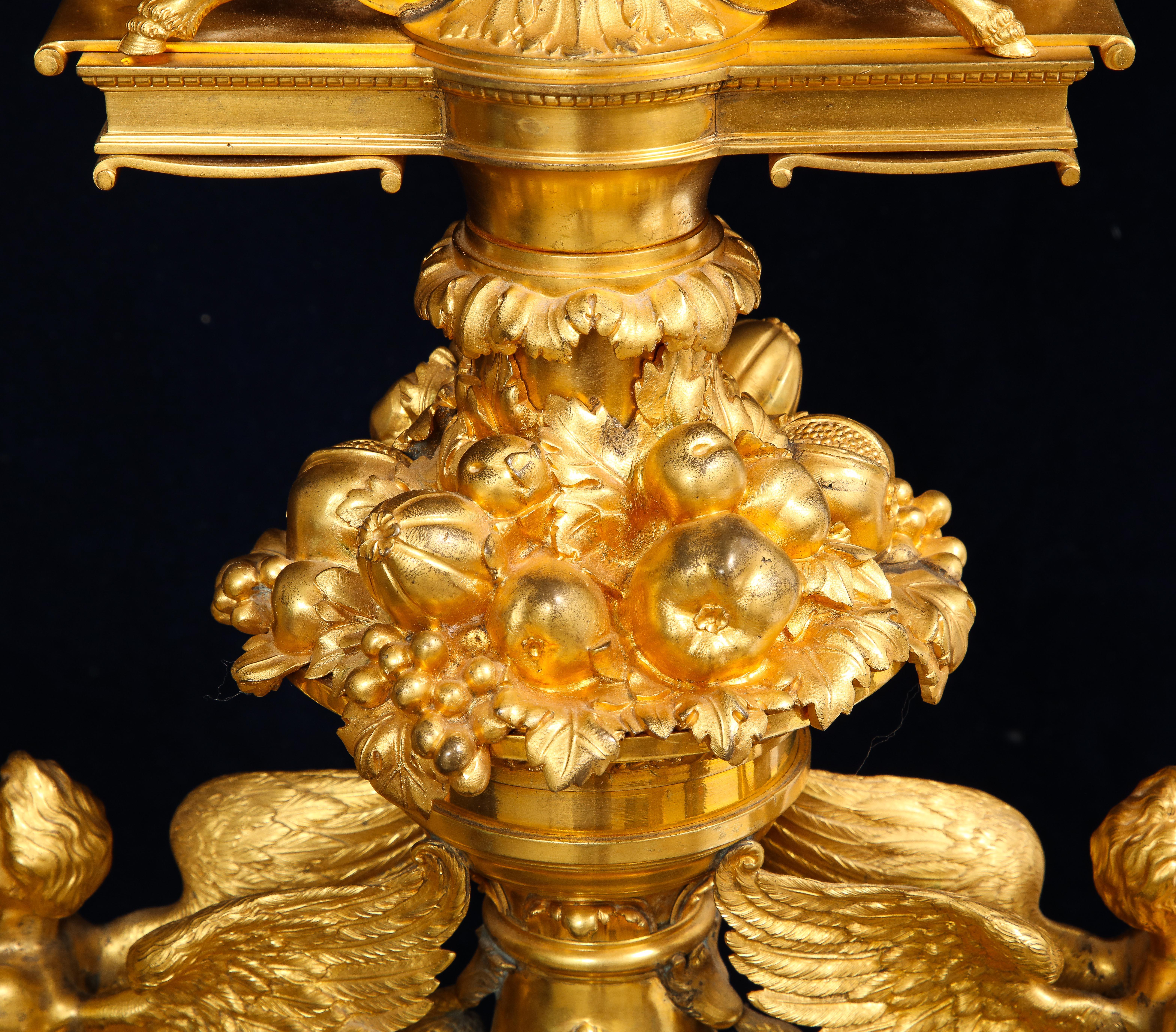 Merveilleuse paire de candélabres à quatre bras en bronze doré français du 19ème siècle, signés P. Canaux en vente 8