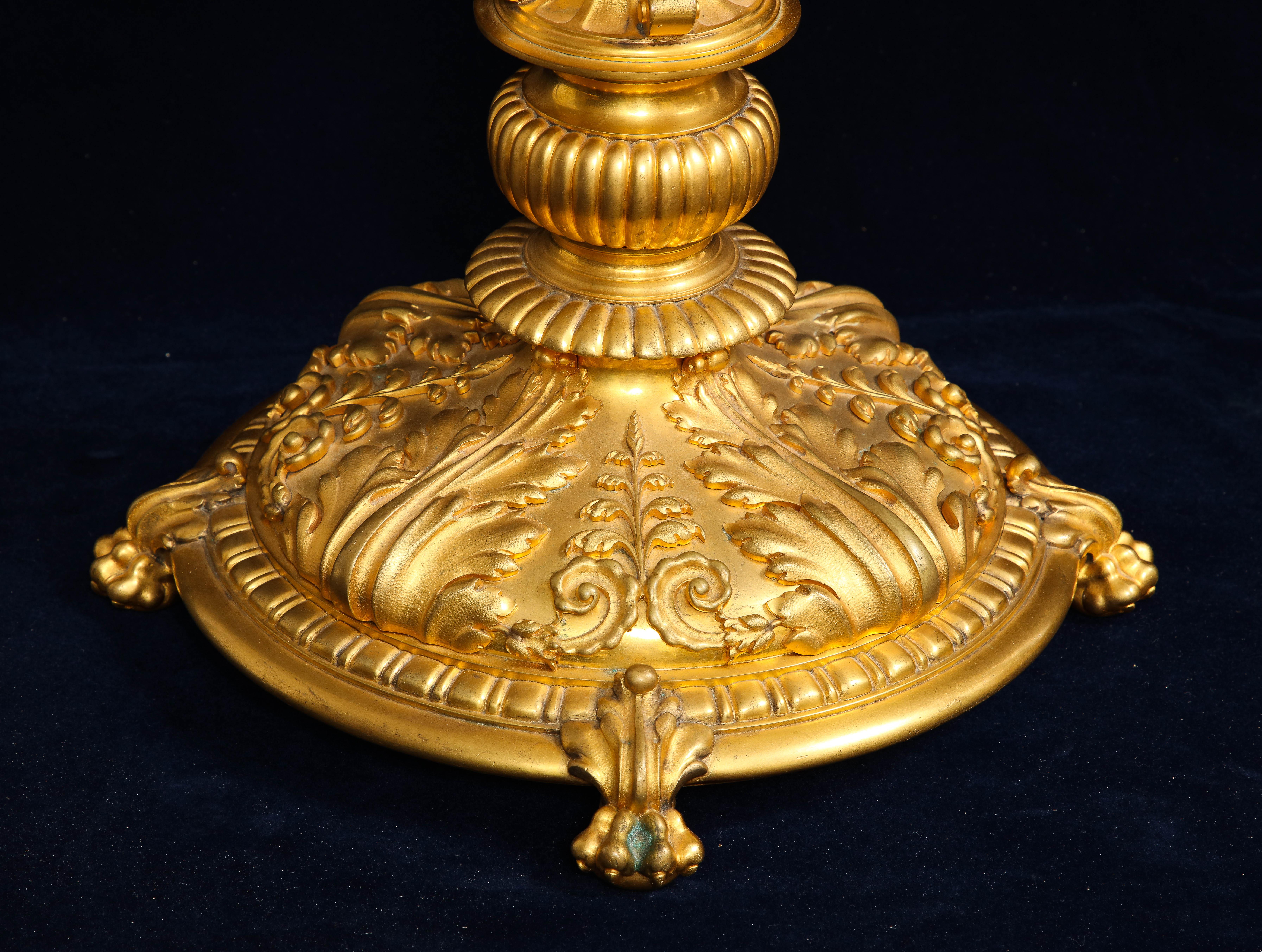 Merveilleuse paire de candélabres à quatre bras en bronze doré français du 19ème siècle, signés P. Canaux en vente 9