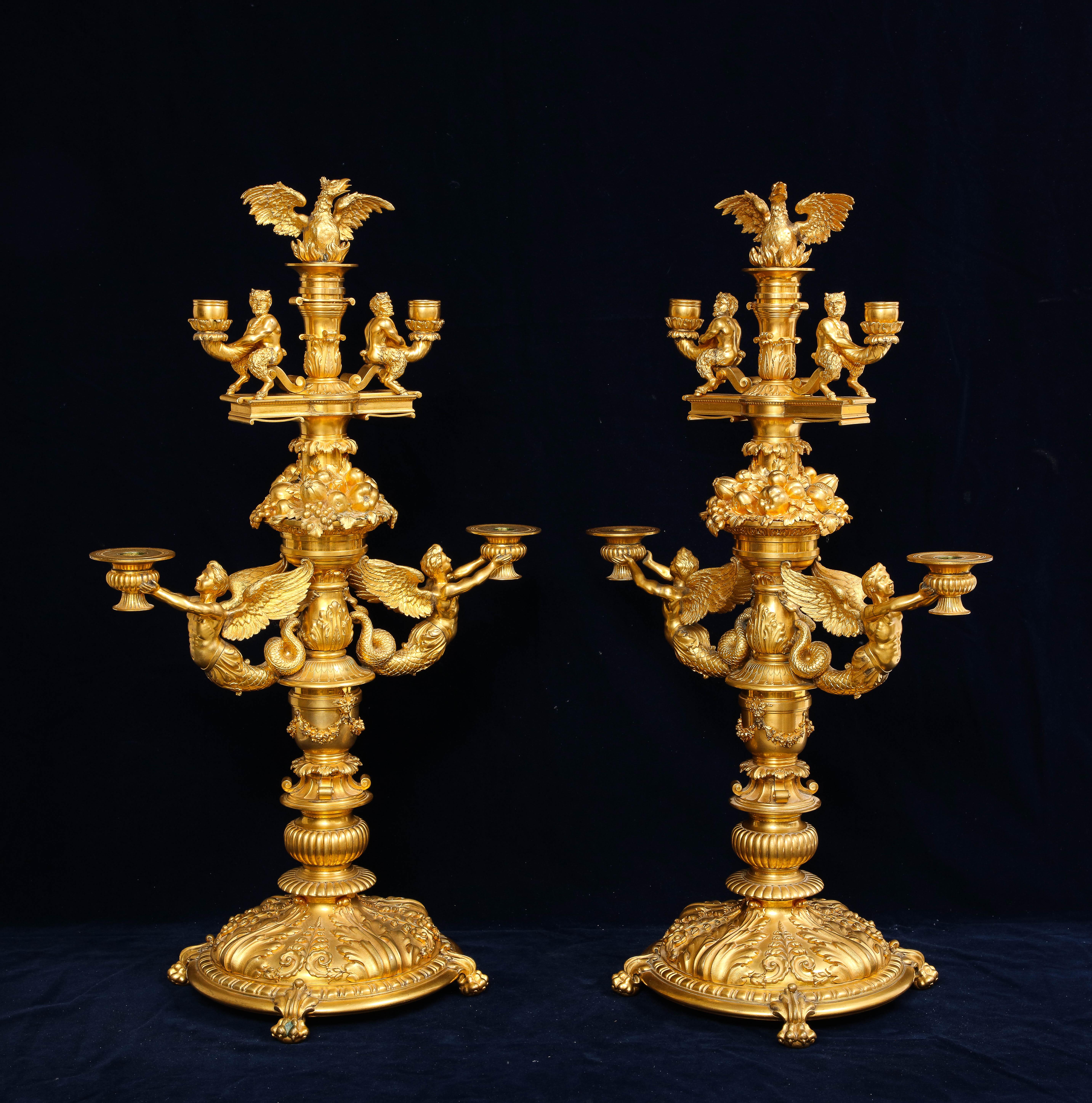 Wunderschönes Paar französischer vierarmiger Goldbronze-Kandelaber aus dem 19. Jahrhundert, signiert P. Canaux (Louis XVI.) im Angebot