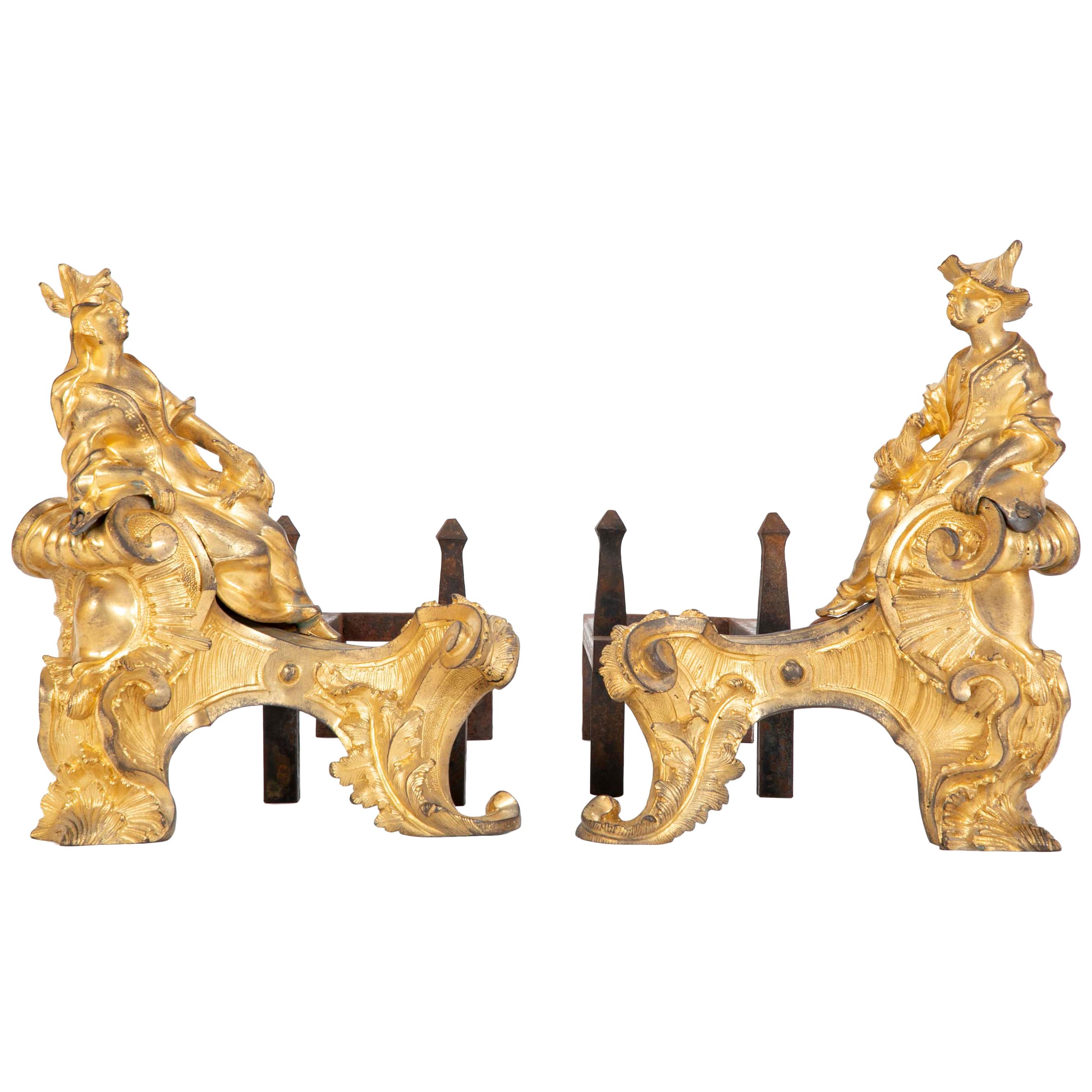 Paire fantaisiste de Chinoiserie  Chenets en bronze doré Louis XV