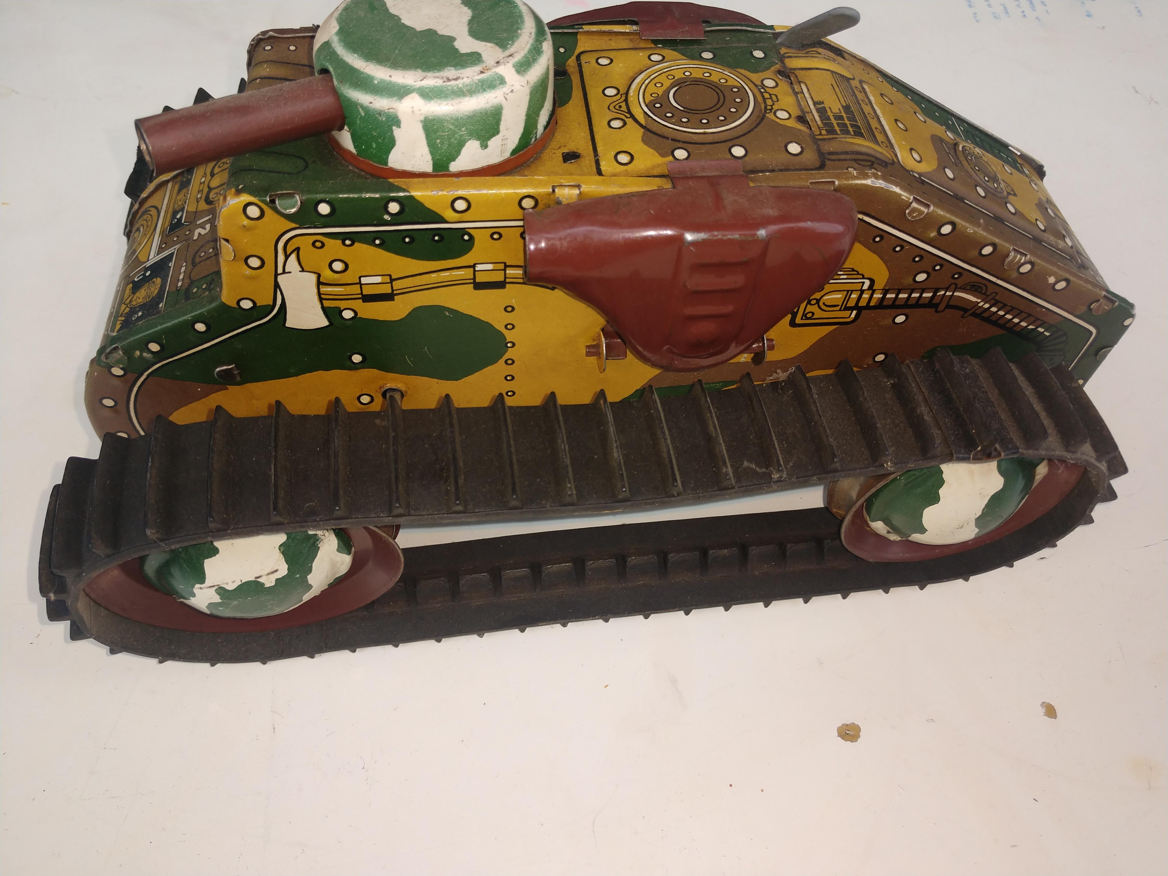 Industrial Marx Tin Litho Windup E12 Toy WW2 Tank C1950
