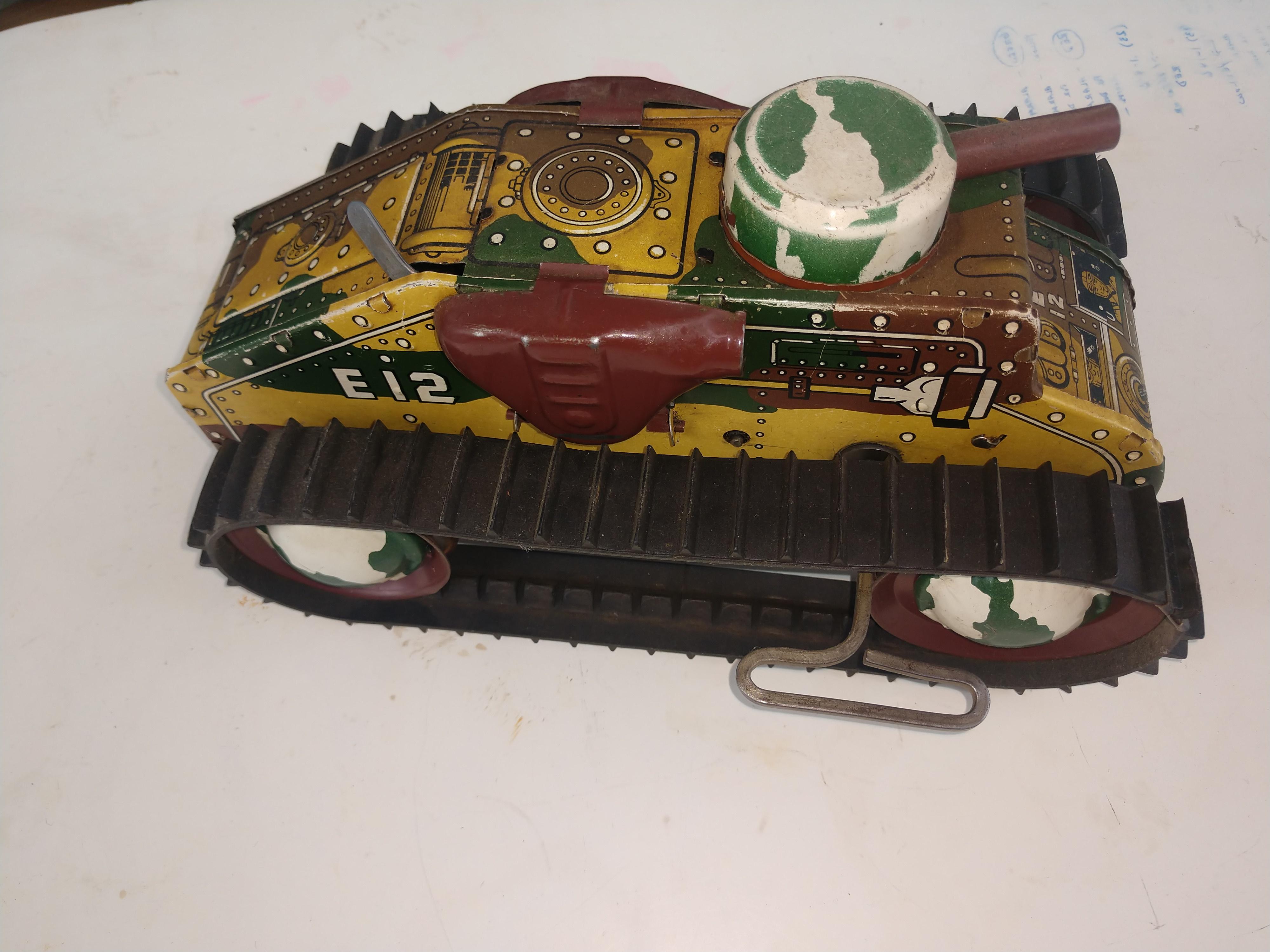 Marx Tin Litho Windup E12 Toy WW2 Tank C1950 In Good Condition In Port Jervis, NY