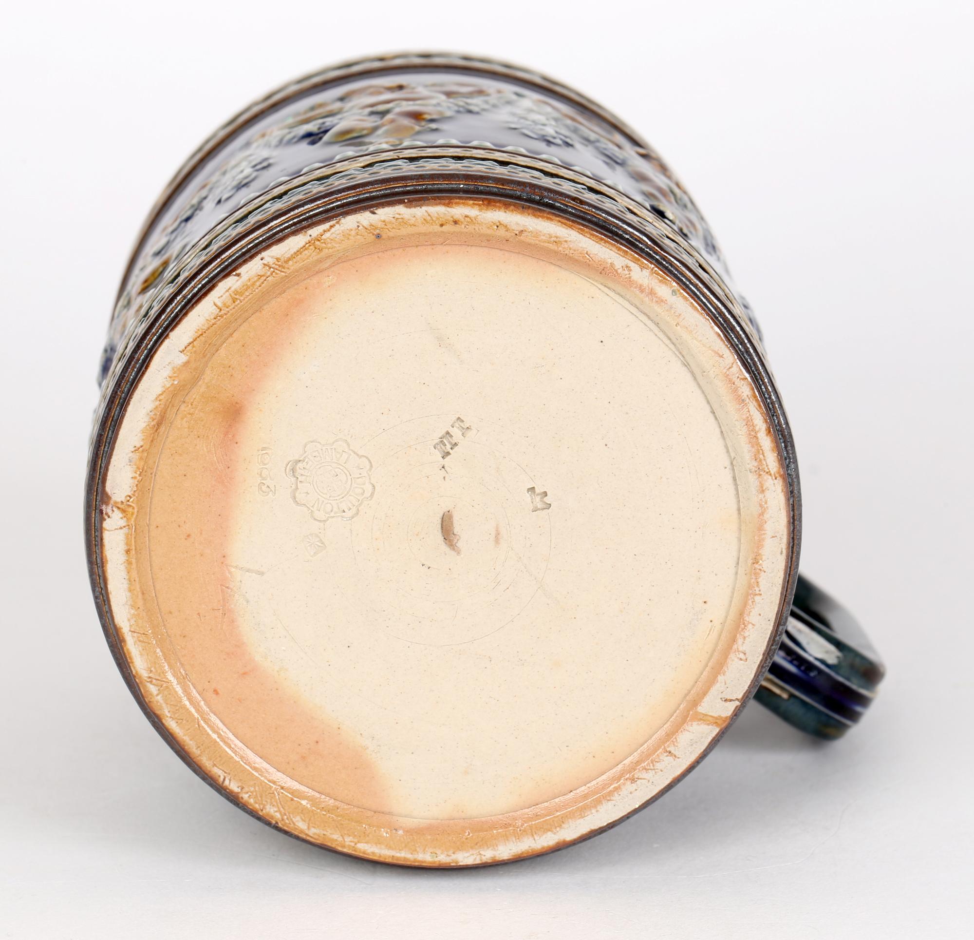 Mary Aitken Doulton Lambeth Aesthetic Movement Jarra con querubines bailarines en venta 4