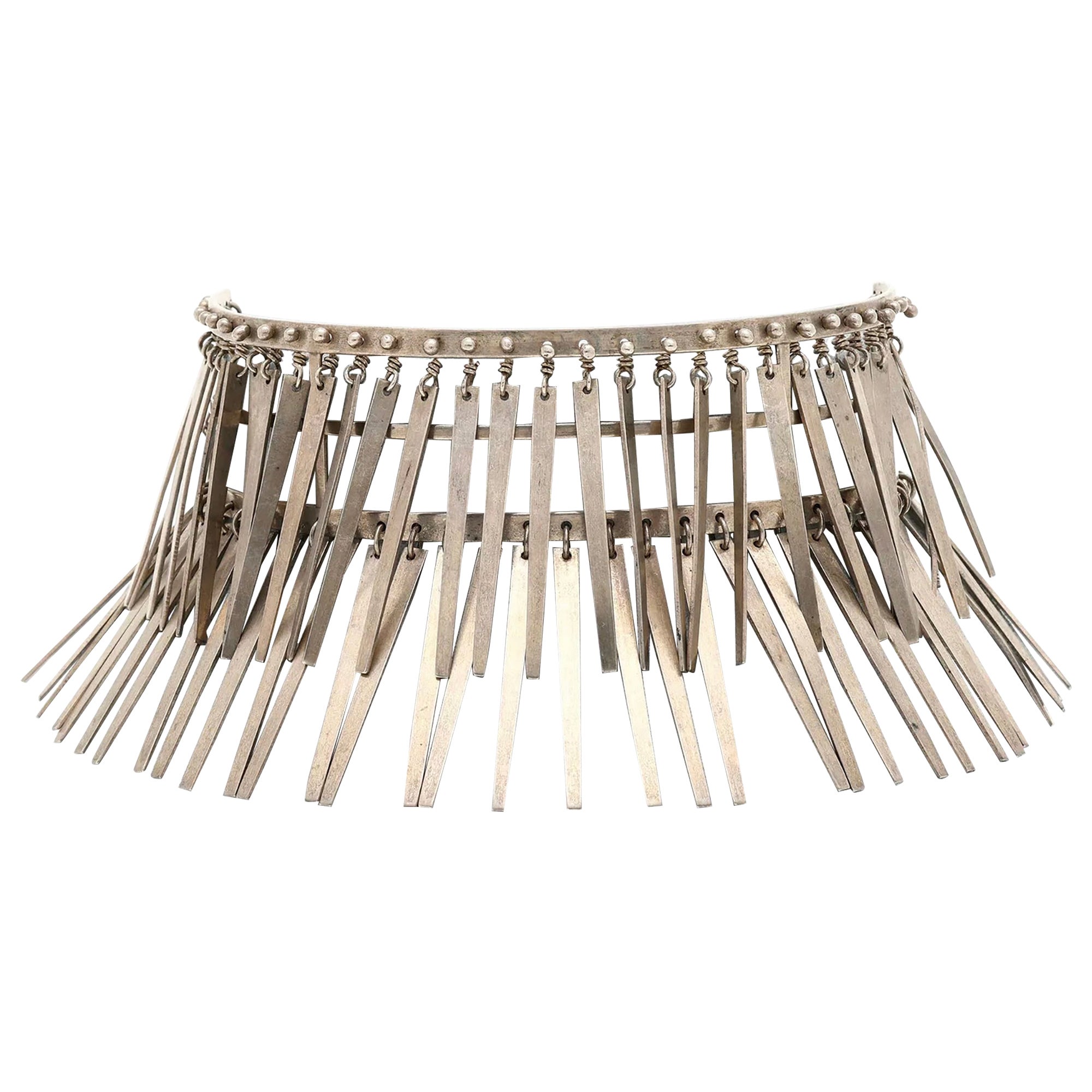 Collana cinetica in argento sterling con doppie frange creata da Mary Ann Scherr della Carolina del Nord. Collare regolabile a due livelli da 8