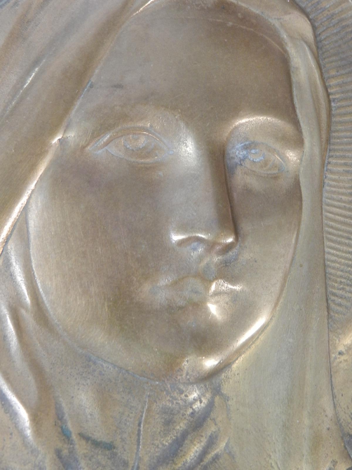 Mary Bronze-Wandtafel-Skulptur, signierte Medaillon-Skulptur, Französisch, frühes 20. Jahrhundert (Belle Époque)