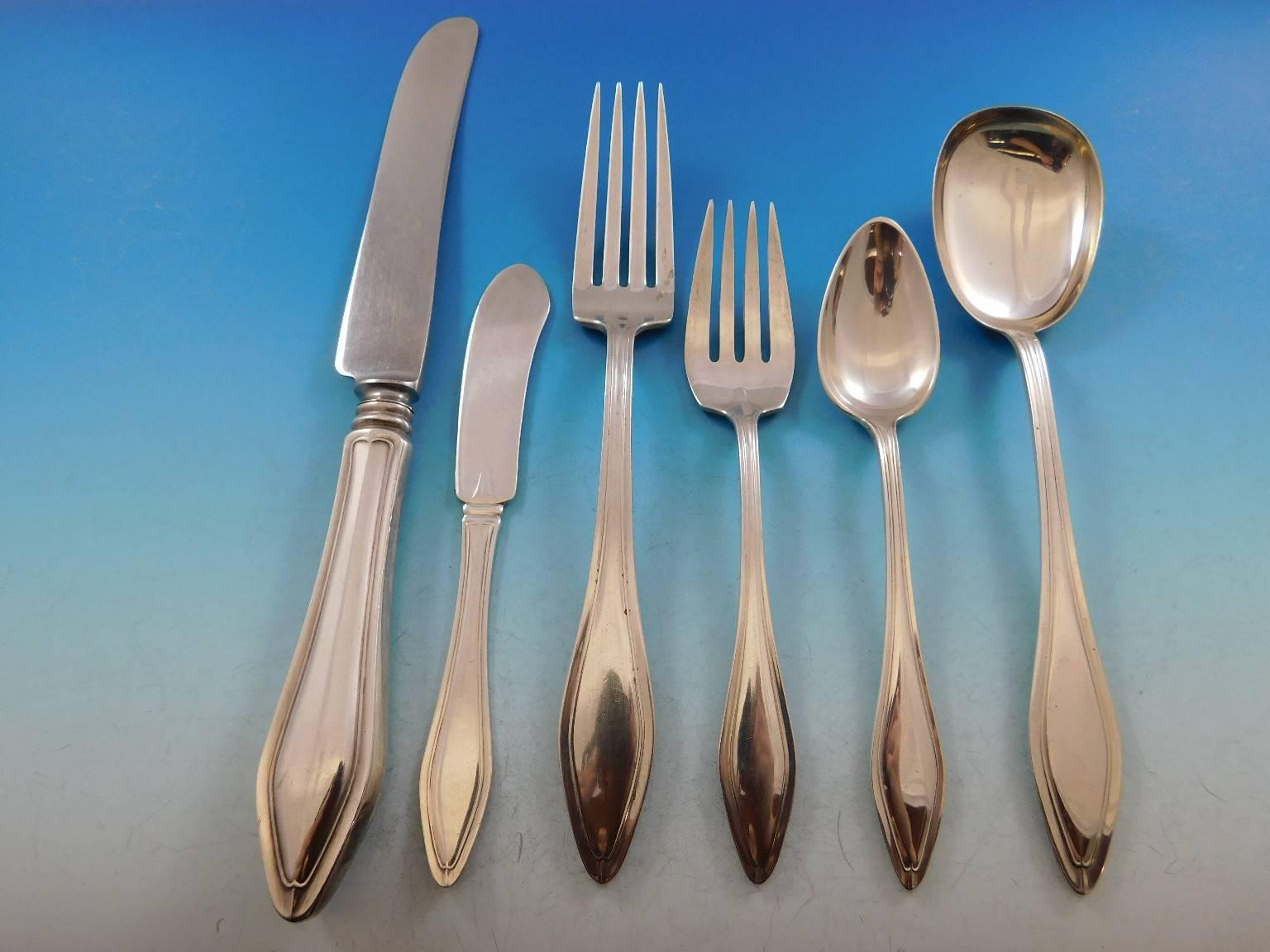 Dinner Size Mary Chilton by Towle sterling silver Flatware set - 52 pieces. This set includes:

    8 Dinner Size Knives, 9 3/4