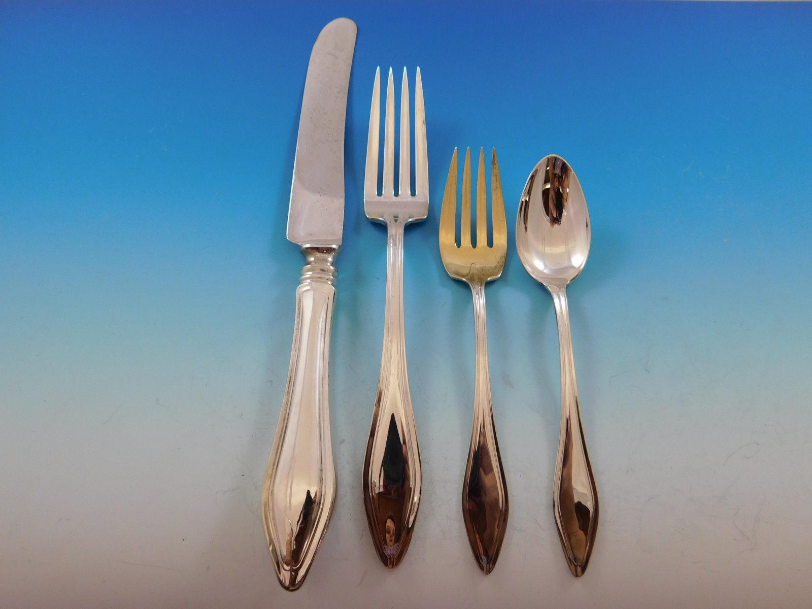 Magnifique service de couverts en argent sterling Mary Chilton by Towle - 79 pièces. Cet ensemble comprend :

12 couteaux de table, 9 7/8