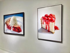 "Cheesecake alla ciliegia"  Quadro fotorealista di grandi dimensioni, fetta e ciliegie rosse brillanti