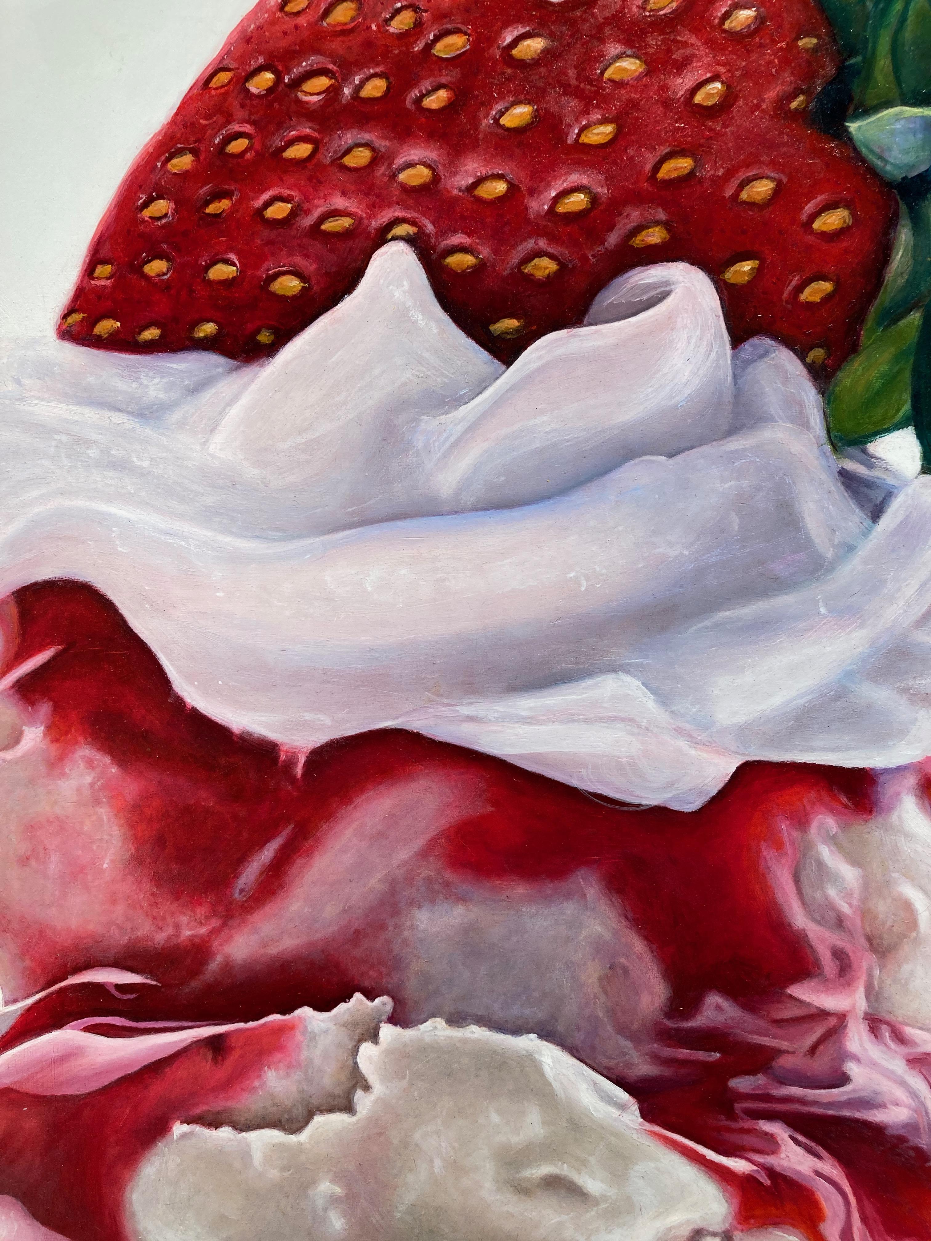« Strawberry Sundae »  Réalisme photographique délicat de la photo de Vanilla Cream & Whipped Cream   en vente 2