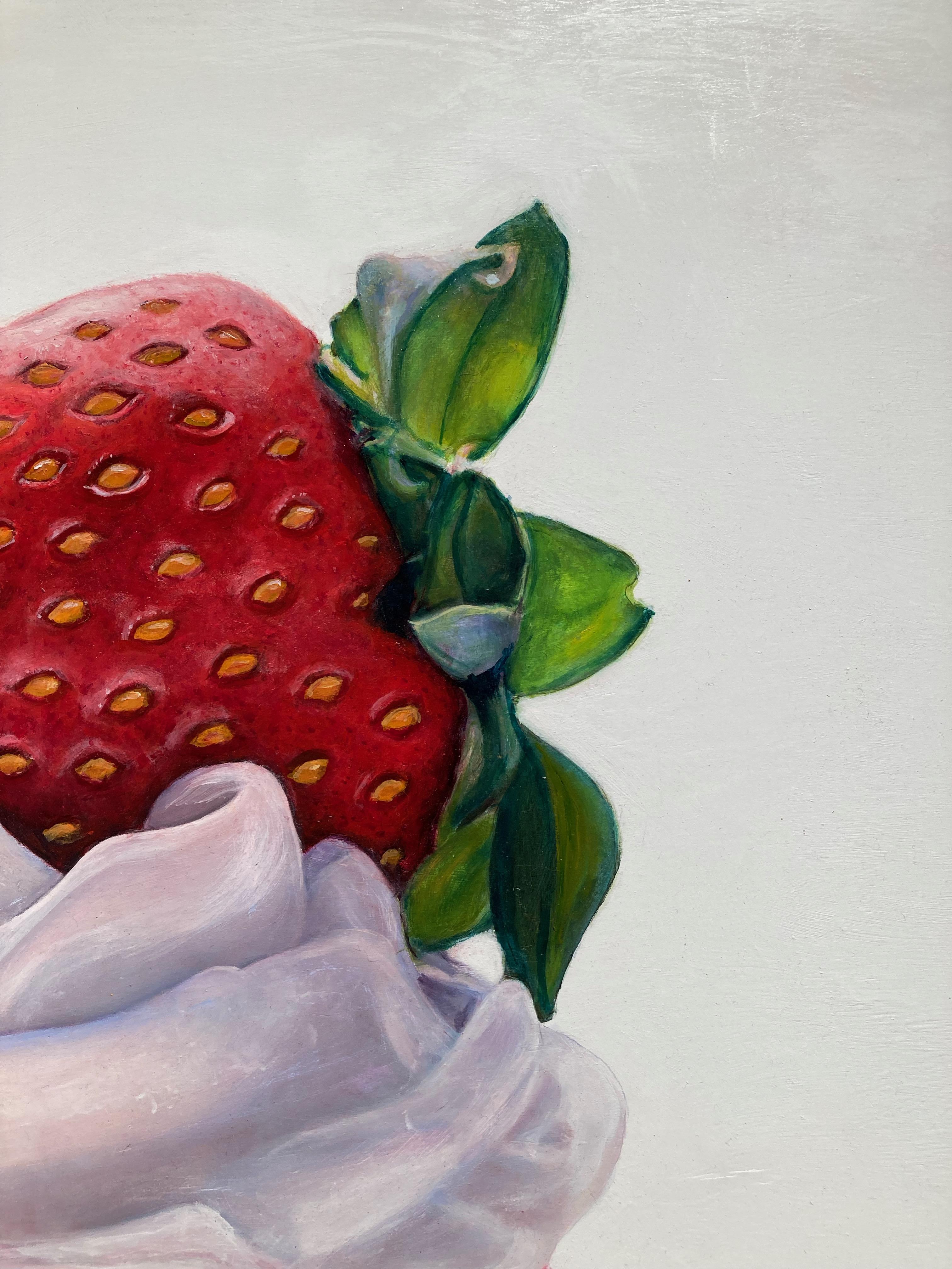 « Strawberry Sundae »  Réalisme photographique délicat de la photo de Vanilla Cream & Whipped Cream   en vente 1