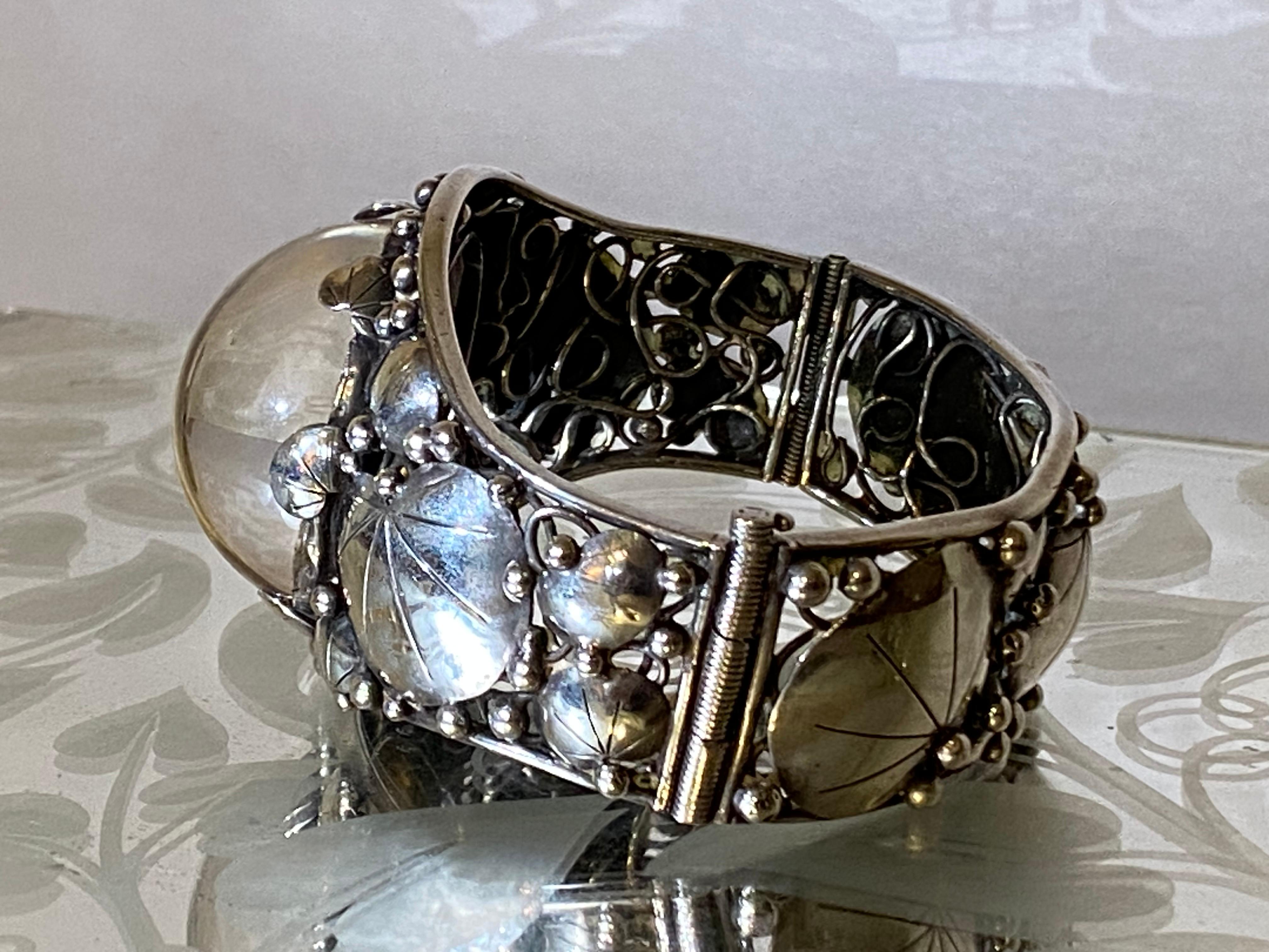 Calco Mary Gage Bracciale grande in sterling e cristallo di rocca con pietra cabochon in stile Art Déco in vendita
