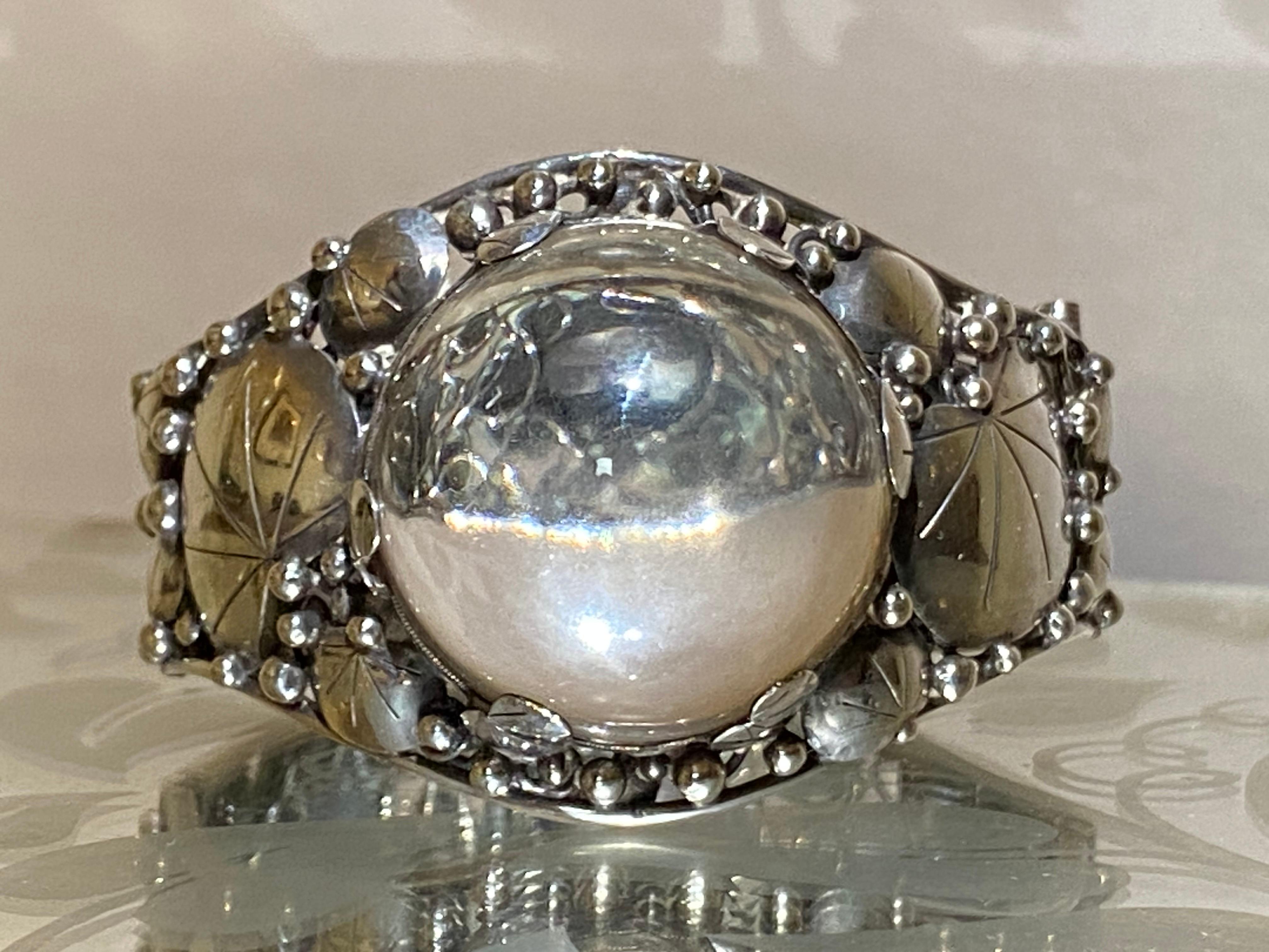 Argento 925 Mary Gage Bracciale grande in sterling e cristallo di rocca con pietra cabochon in stile Art Déco in vendita