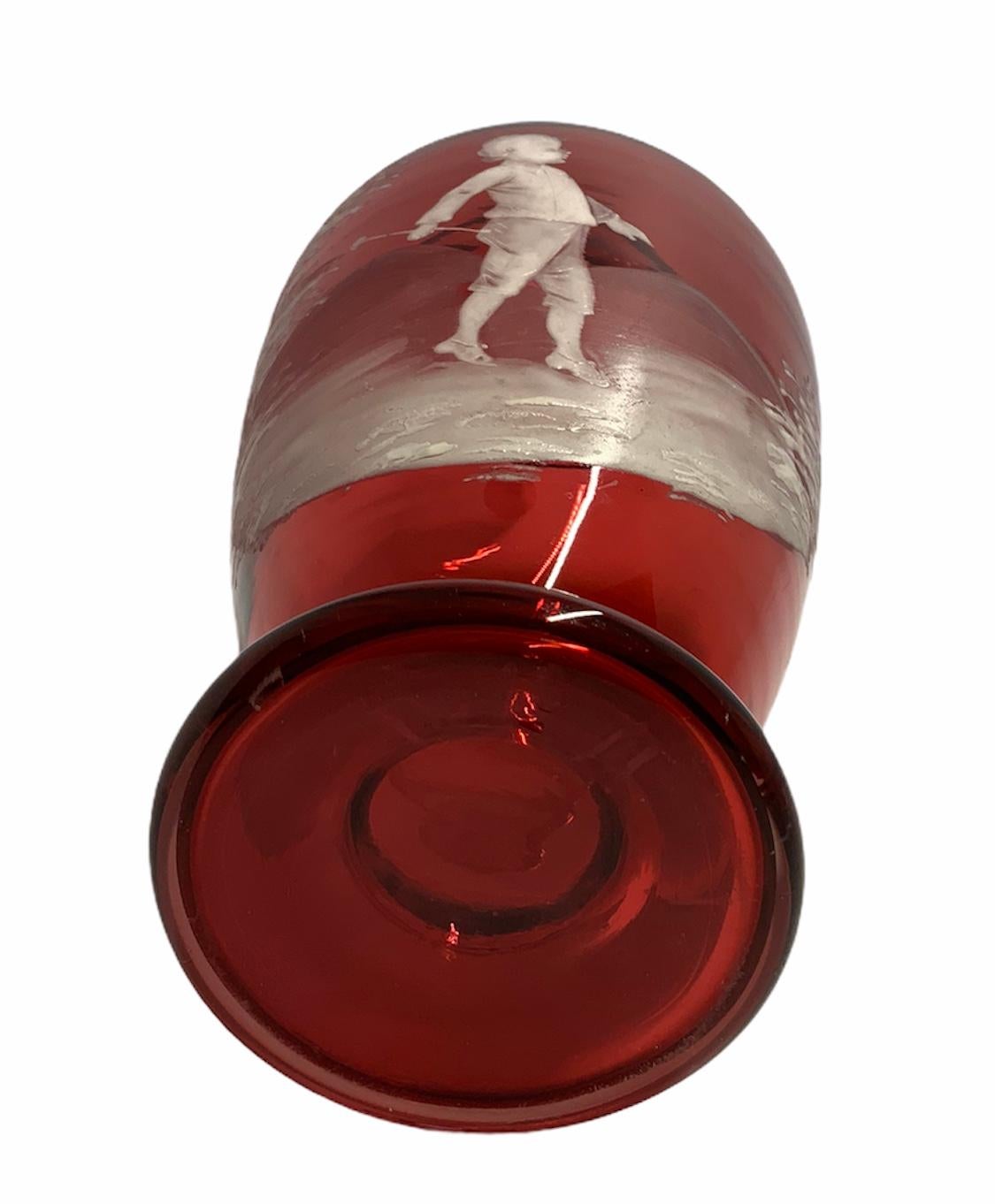 Americano Mary Gregory Vaso a bocciolo singolo in vetro rosso in vendita