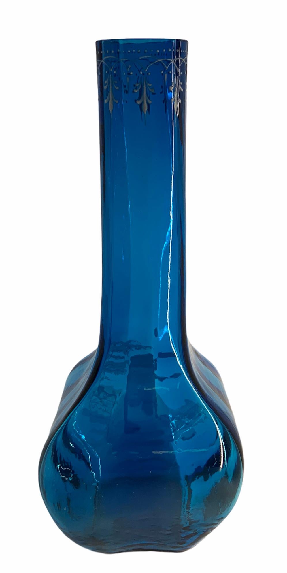 Victorien Vase en verre bleu royal Mary Gregory en vente