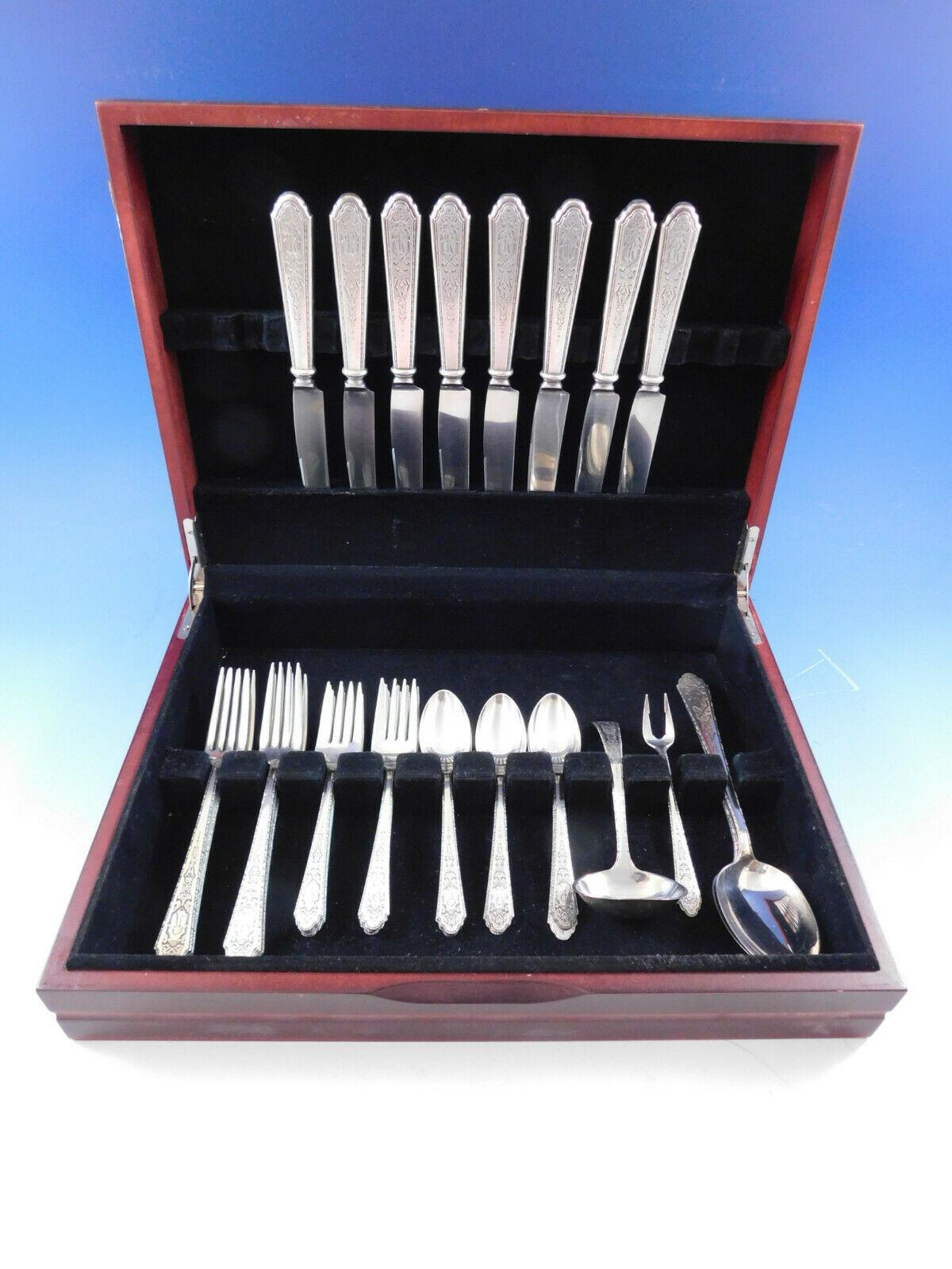 Mary II by Lunt sterling silver flatware set, 36 pieces. This set includes:

8 knives, 9