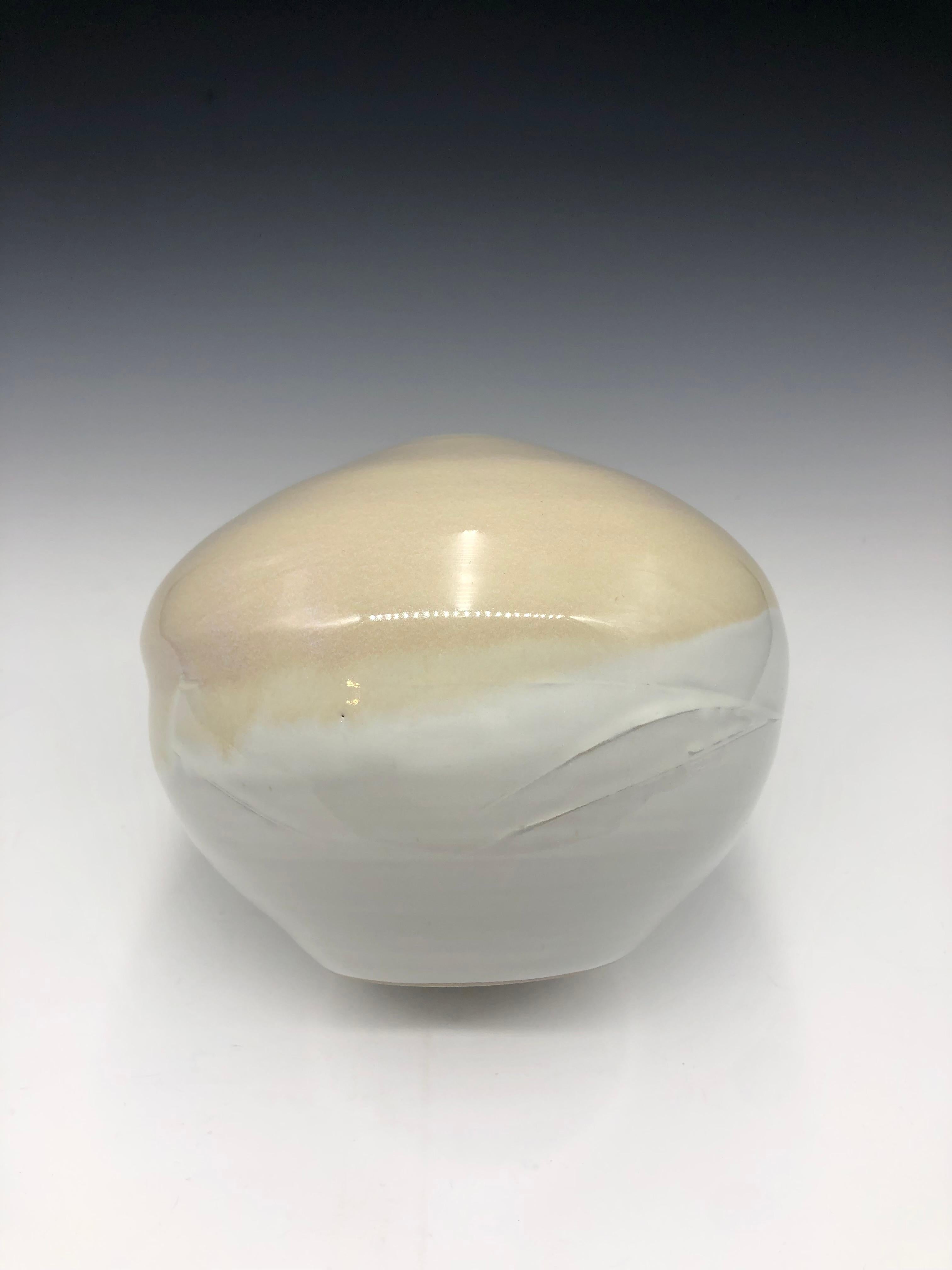 Cream String - Porcelain Vase Sculpture For Sale 2