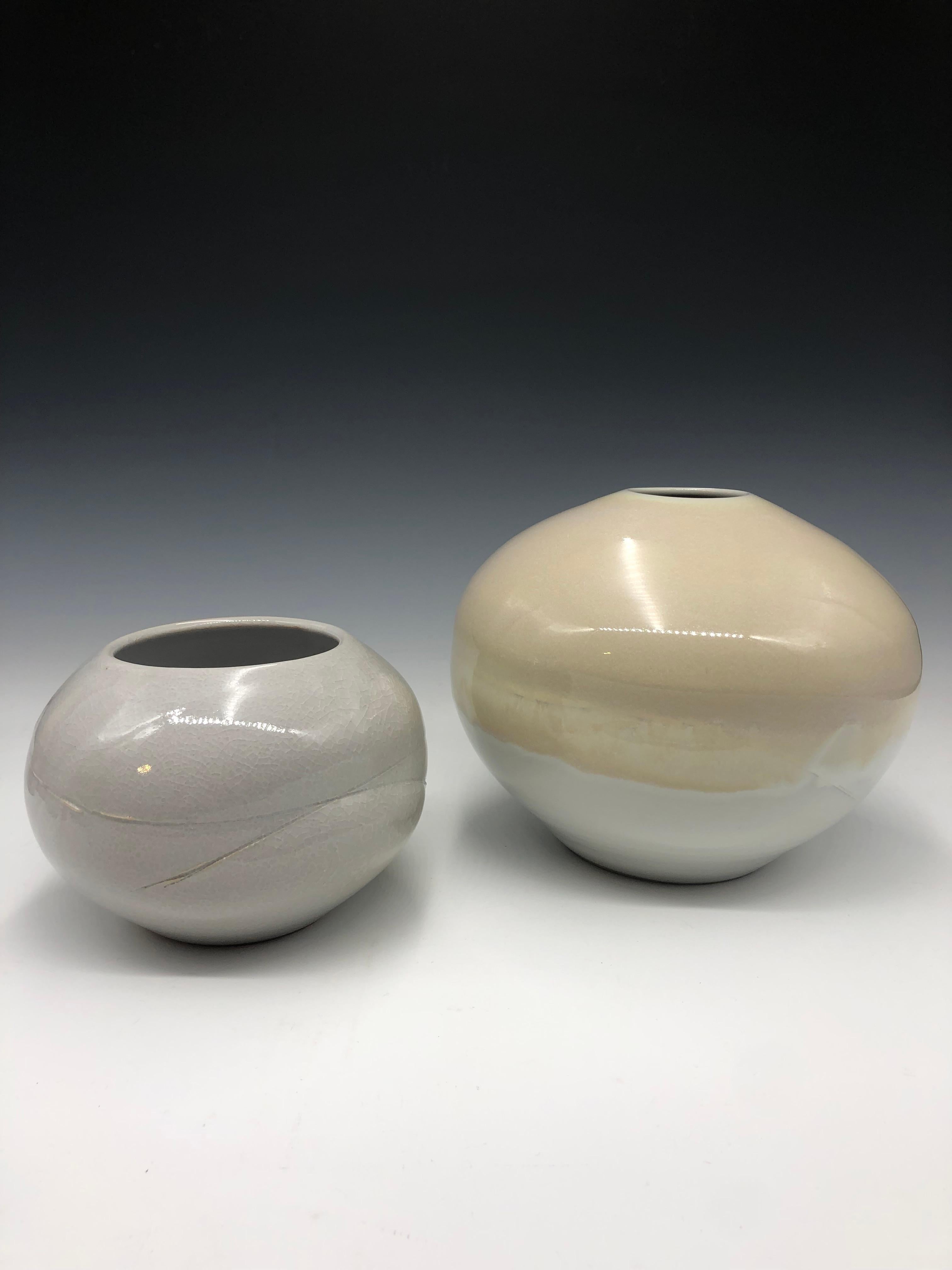 Cream String - Porcelain Vase Sculpture For Sale 3