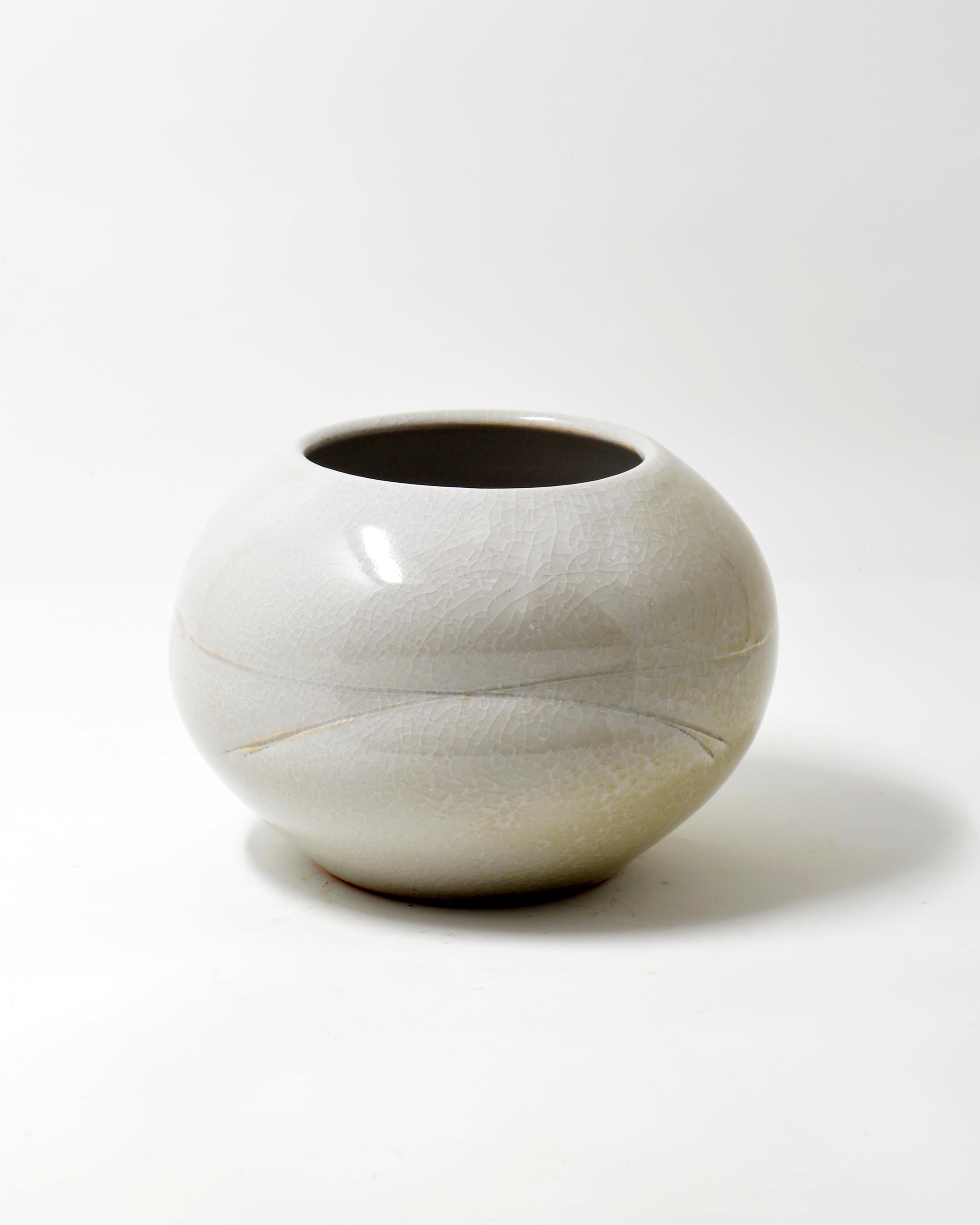 Mary Jaffe Still-Life Sculpture - Grey String - Porcelain Vase Sculpture