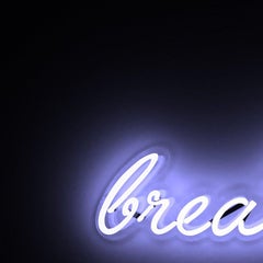 respirare - opera d'arte al neon