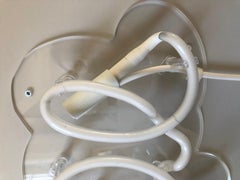 here Happiest hier – neonfarbene Kunstwerke