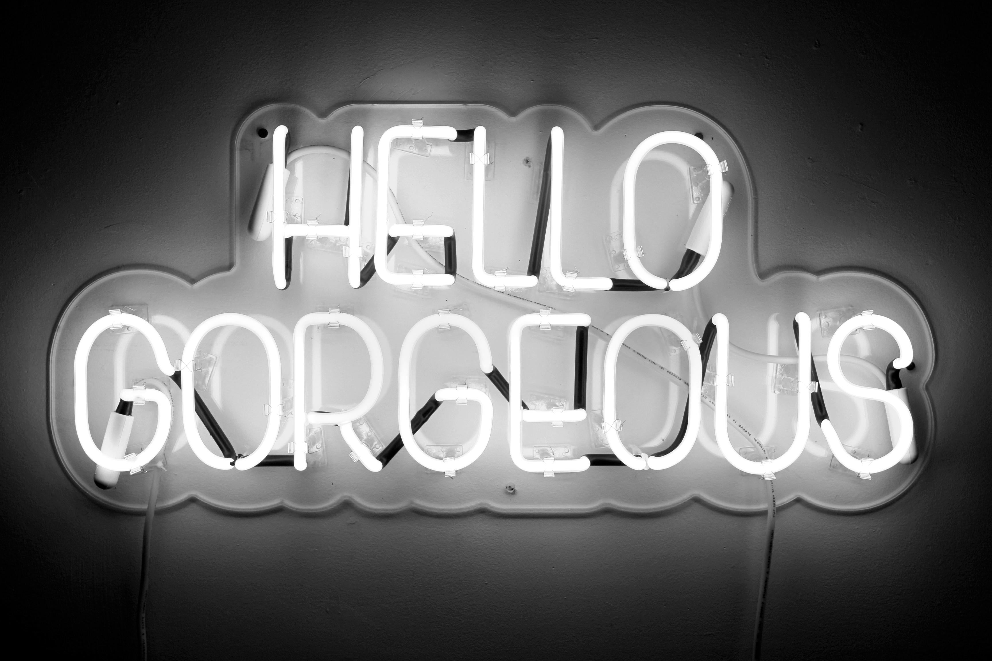 Hello gorgeous – neonfarbene Kunstwerke im Angebot 4