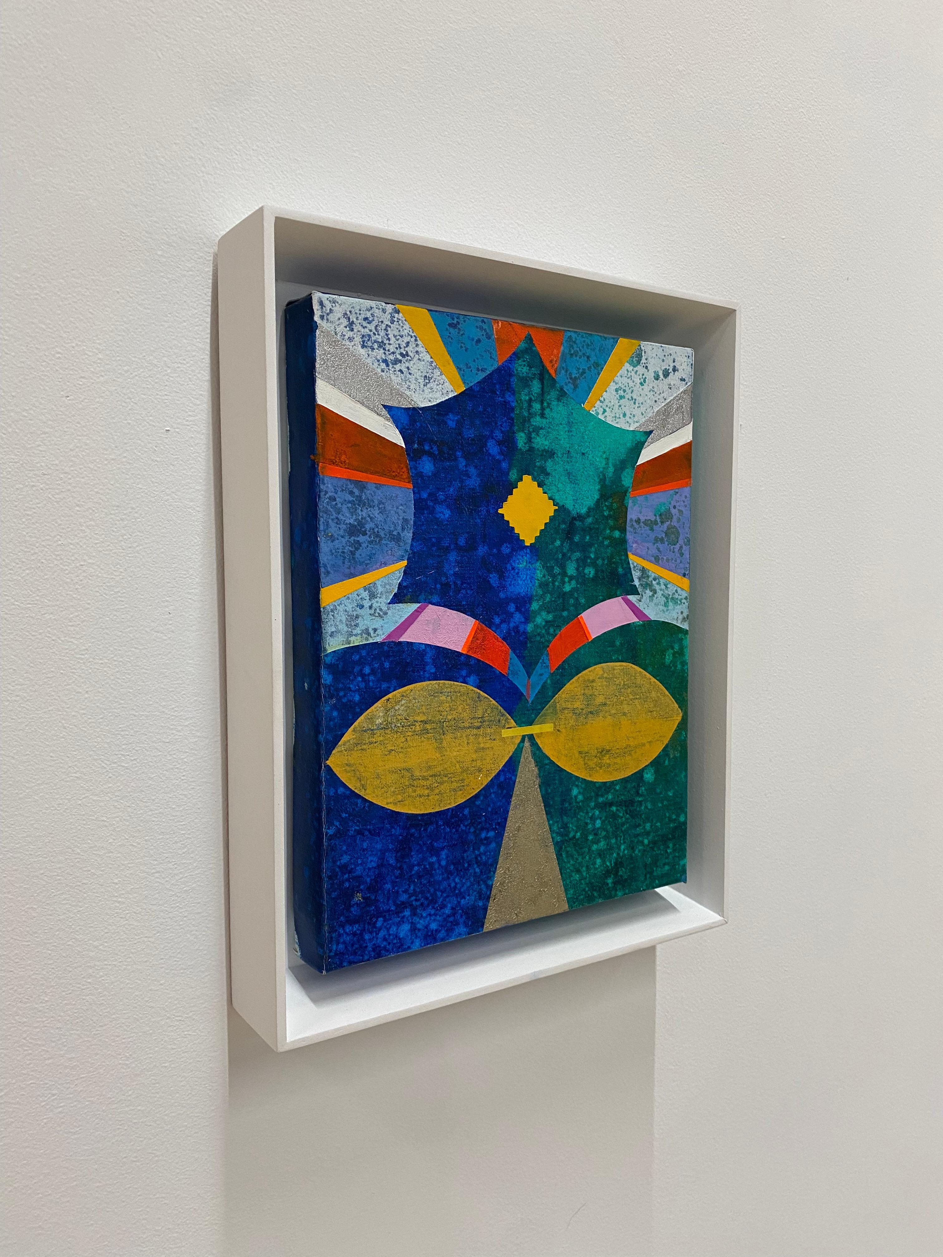 Impollinatore, Forme astratte geometriche, Blu, Verde, Rosso, Giallo senape, Rosa - Painting Contemporaneo di Mary Judge