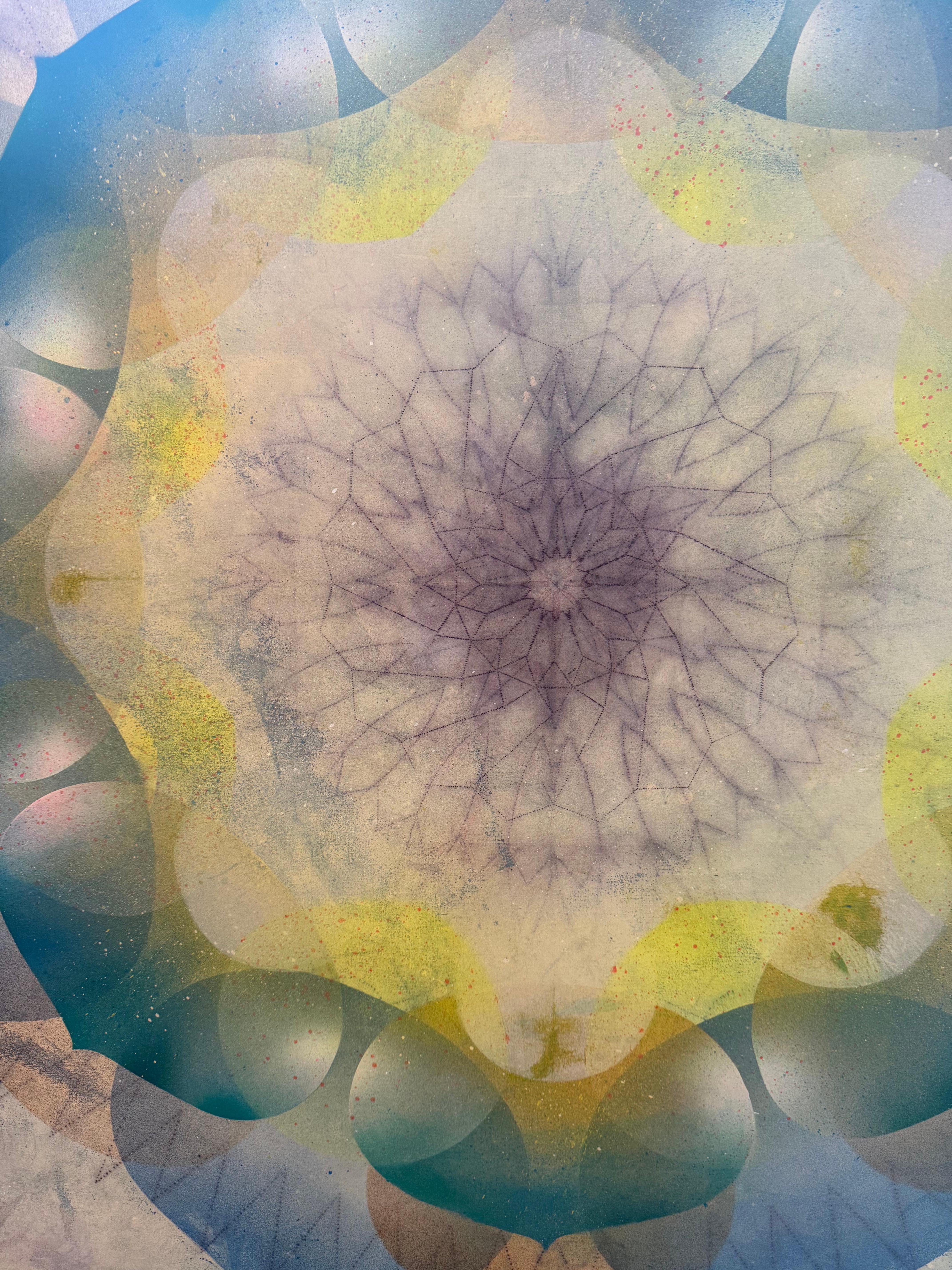 Kaleidoskop Pop Queen Anne - Blau Grün Gelb Geometrisches Blumenmandala, 2025 (Grau), Abstract Painting, von Mary Judge