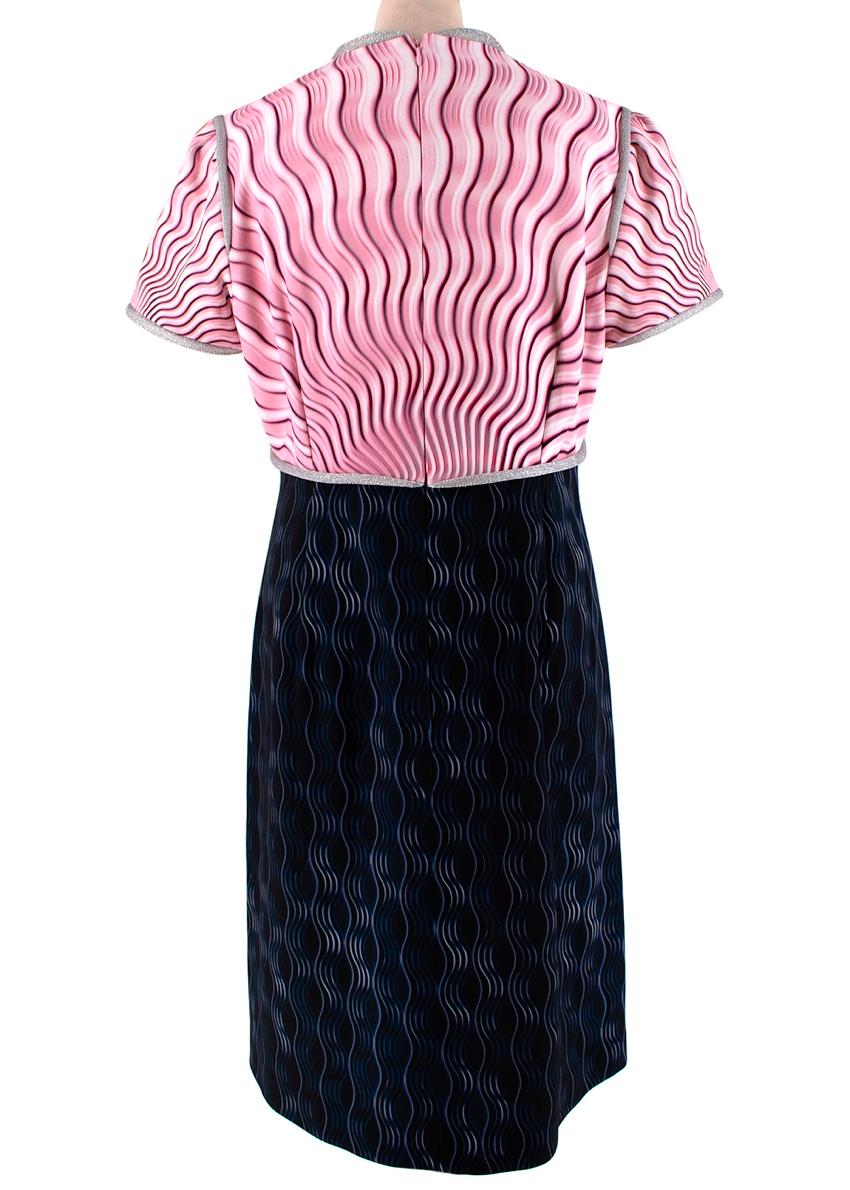 Mary Kantrantzou Pink Black & Green Wave Print Piped Dress - Size US 10 In Excellent Condition In London, GB