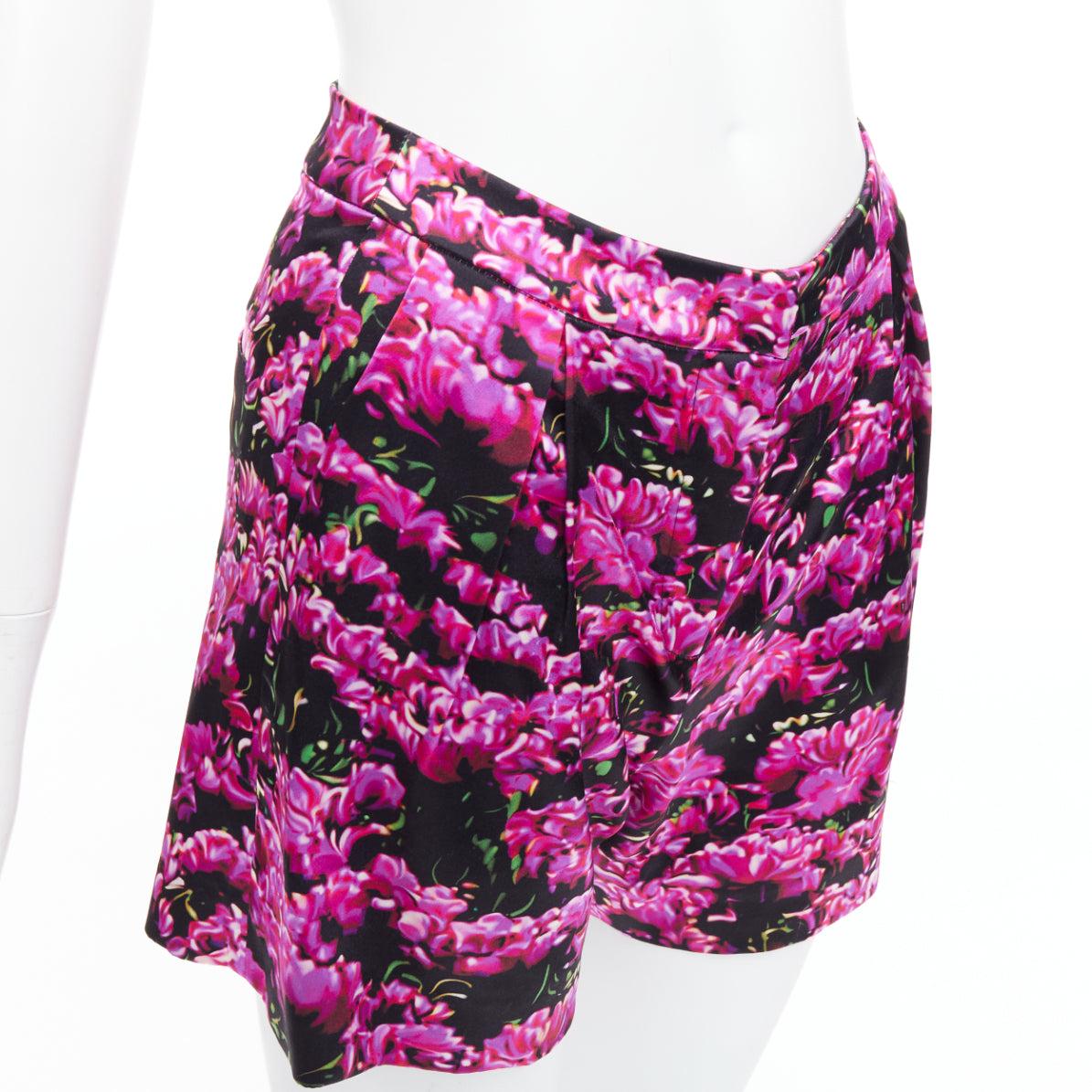 Short taille hauteARY KATRANTZOU 100 % soie imprimé floral photographique GB6 XS en vente 3