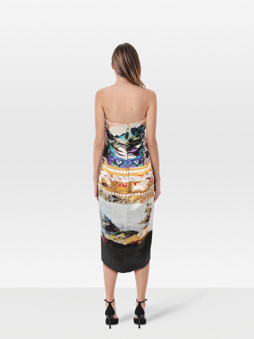 CONDITION is Very good. Minimal wear to the dress is evident. Pluck to the weave on the lower back. The hem has lost its tack stitching holding it in place on this used Mary Katrantzou designer resale item.
 
 Details
 
 
 Multicolour
 
 Silk
 
