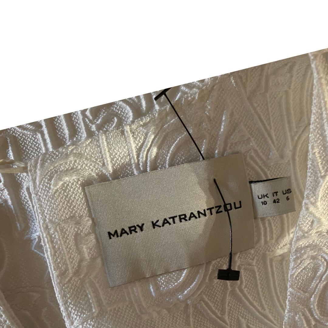 Mary Katrantzou UK Calligraphy Collection White Alphabet Sleeveless Top Size 6 For Sale 2