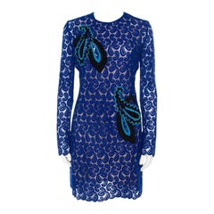 Mary Katrantzou - Robe droite Geri bleu cobalt à motif cachemire et dentelle Macrame superposée, taille M