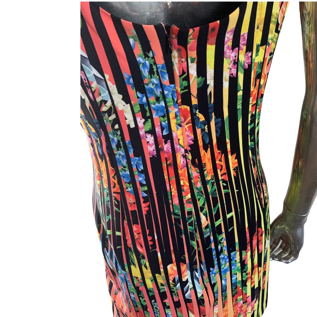 Mary Katrantzou Modernes geblümtes computerisiertes ärmelloses Sommerkleid, UK Größe 10 im Angebot 6