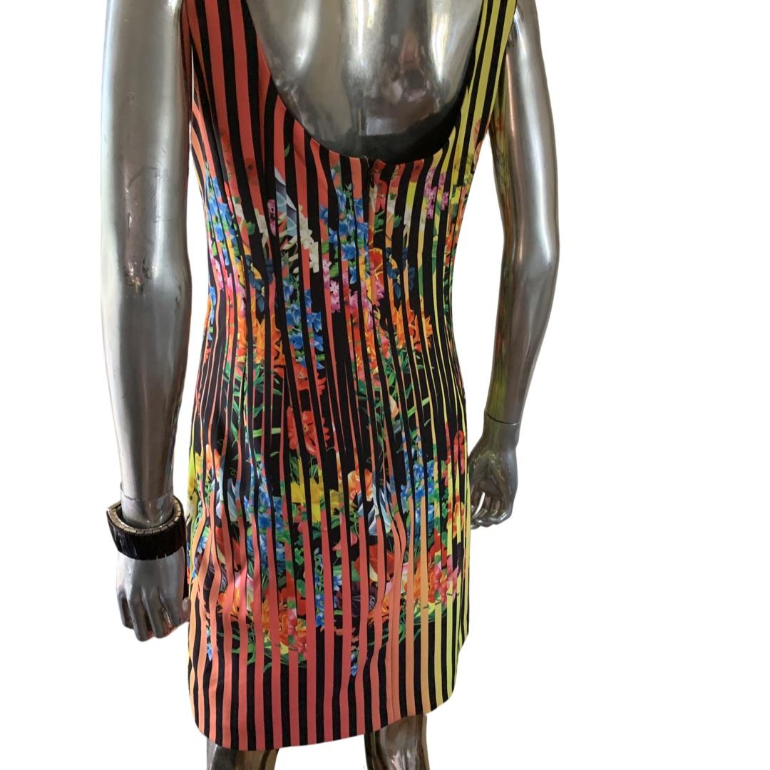 Mary Katrantzou Modern Floral Computerized Sleeveless Summer Dress, UK Size 10 In Good Condition For Sale In Palm Springs, CA