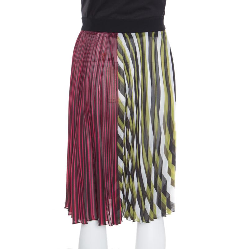 Mary Katrantzou's taste for designs and patterns is quite evident through this multicolored skirt. Designed in a relaxed silhouette with a striped pattern all over, the skirt is a standout evening piece. It is cut from a silk blend and features a