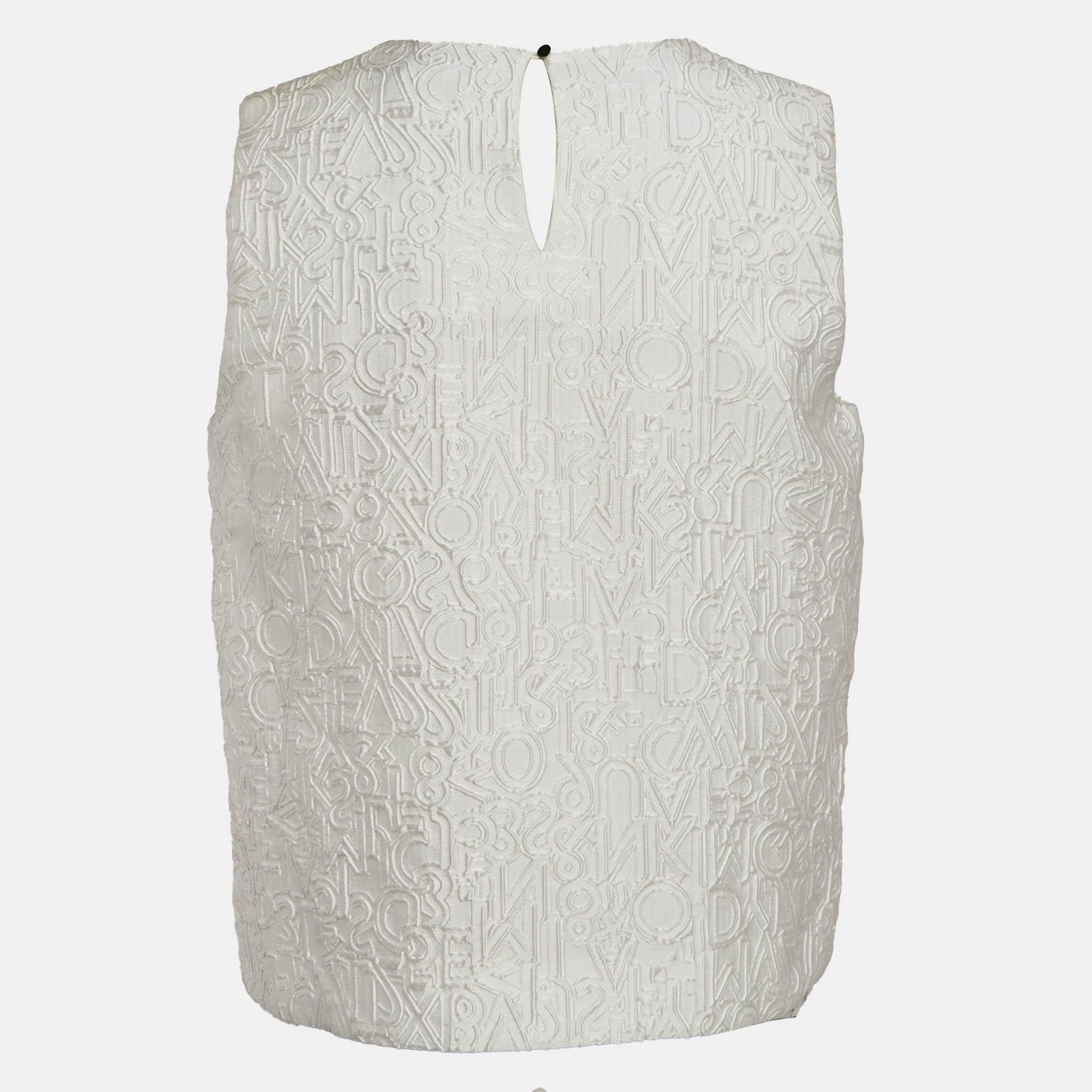 Find great style and comfort while wearing this designer top. Tailored using the best fabrics  the creation has been given immense detail. Style it with a pair of jeans and flats.