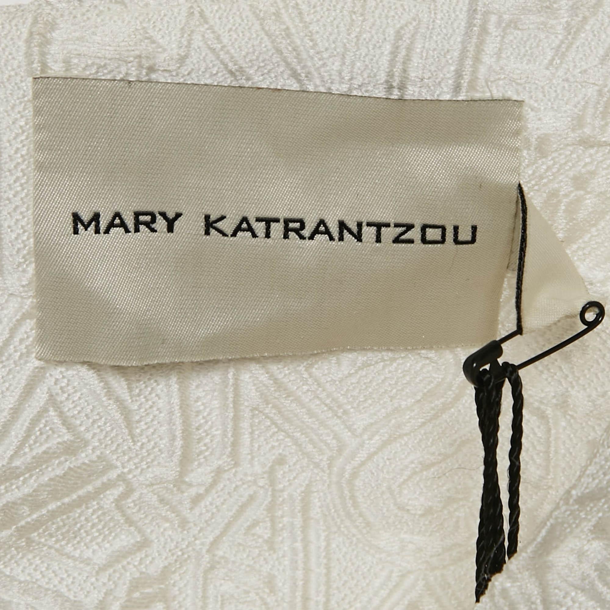 Mary Katrantzou Off-White Alphabet Jacquard Crepe Sleeveless Top L In New Condition For Sale In Dubai, Al Qouz 2