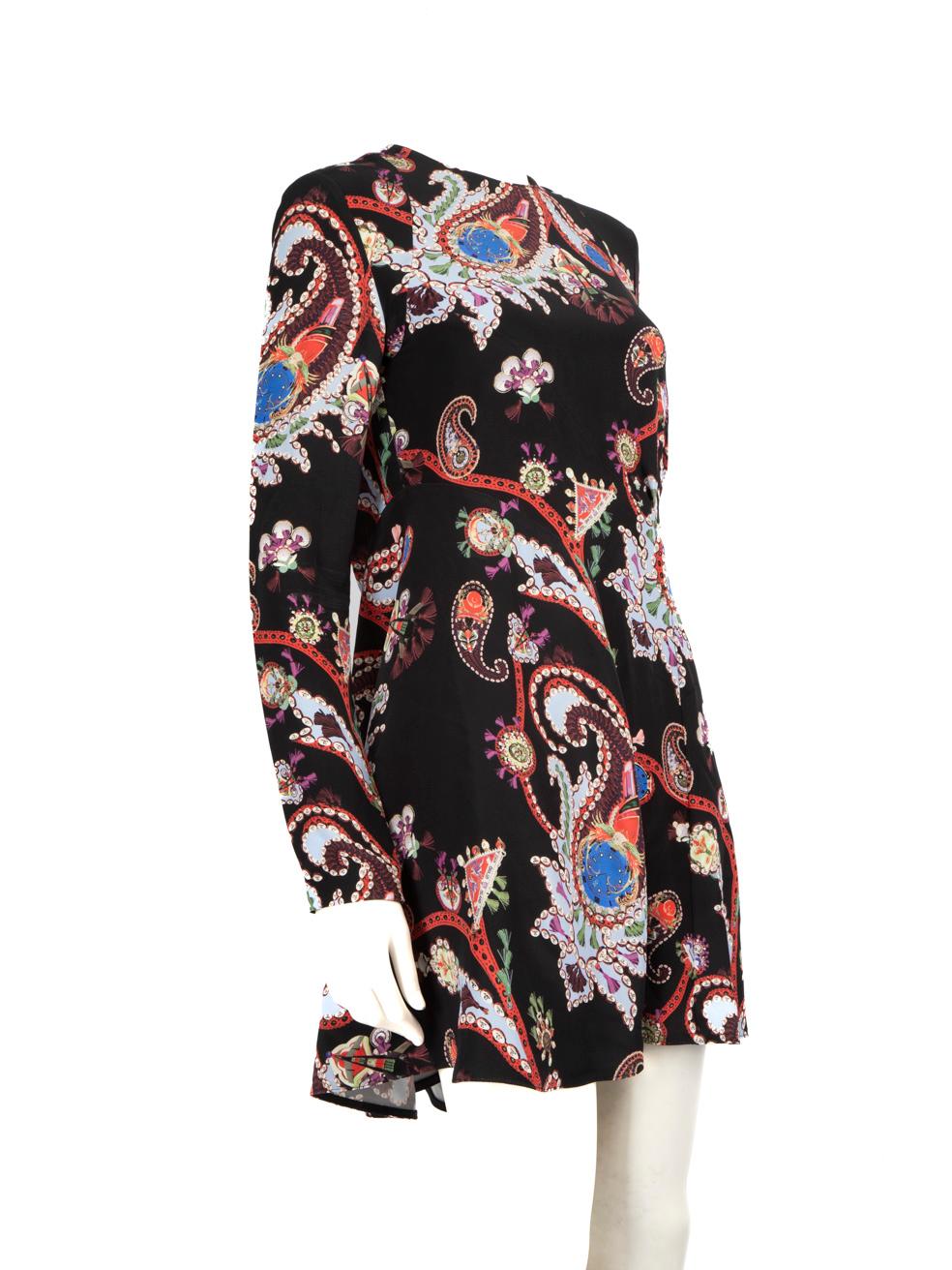 CONDITION is Very good. Minimal wear to dress is evident. Minimal pulls to the weave on the armpits and front sleeves. The button stitching is loose on this used Mary Katrantzou designer resale item.



Details


Multicolour- black