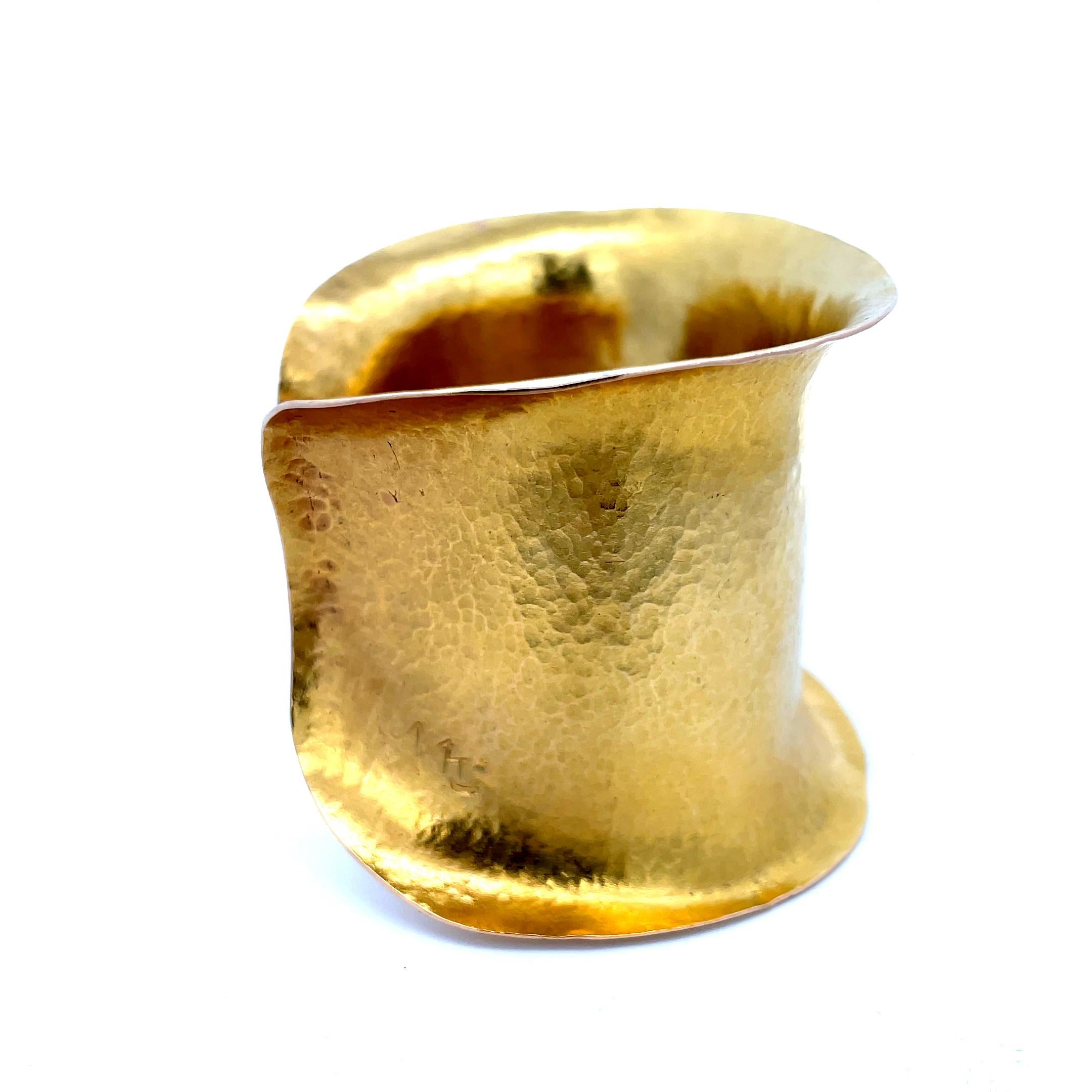 Mary Kretsinger Hammered Cuff 20K Yellow Gold For Sale 1