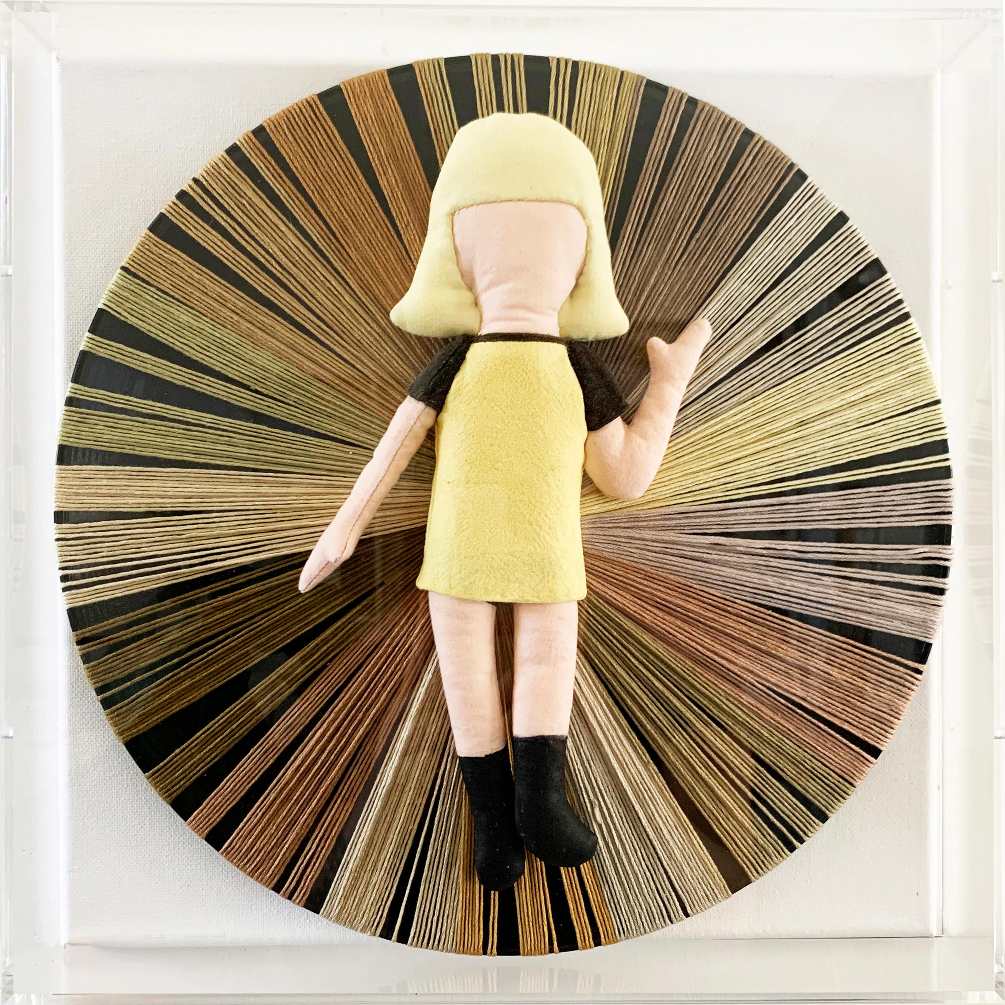Mary Lai est une artiste américano-coréenne aux multiples facettes, basée à Los Angeles, en Californie.  Selon elle, 