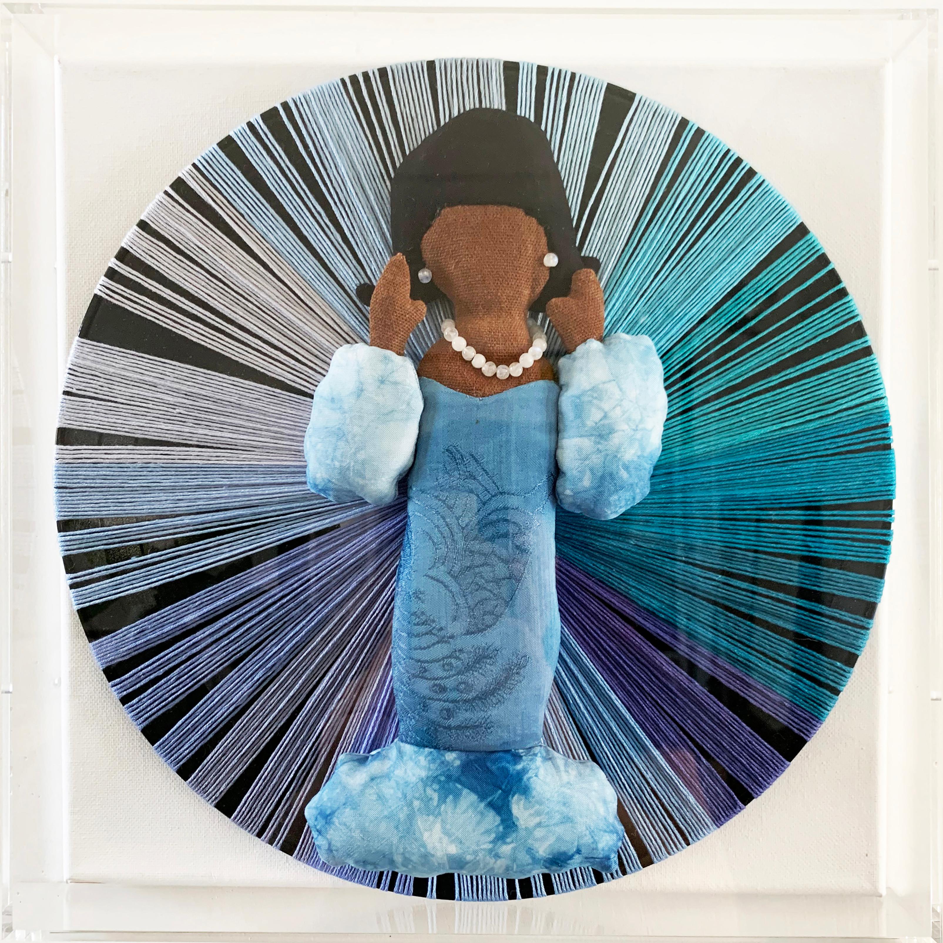 Sa voix  - Fil de poupées tissé à la main enveloppé sur des disques vinyles dans des boîtiers acryliques en vente 1