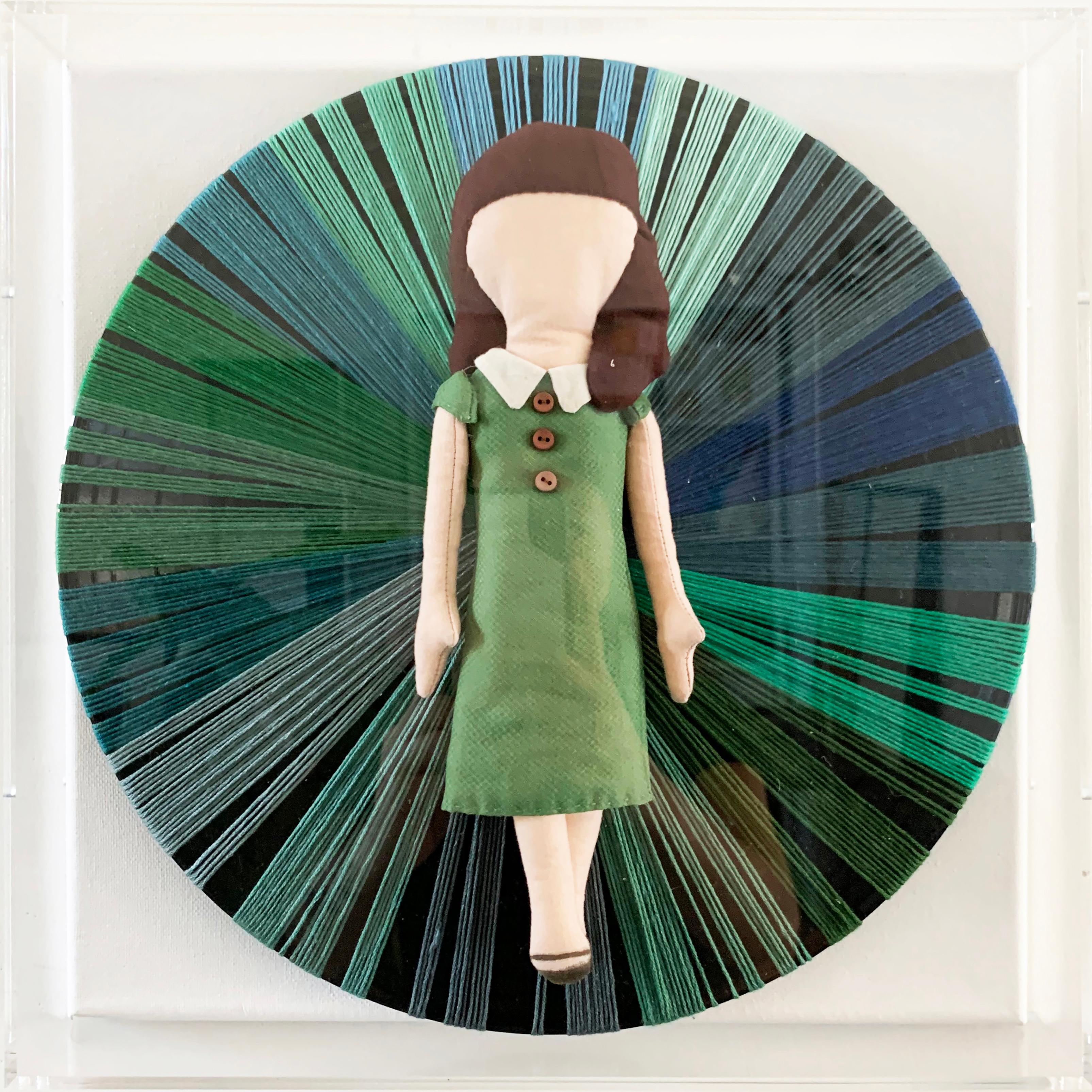 Sa voix  - Fil de poupées tissé à la main enveloppé sur des disques vinyles dans des boîtiers acryliques en vente 10